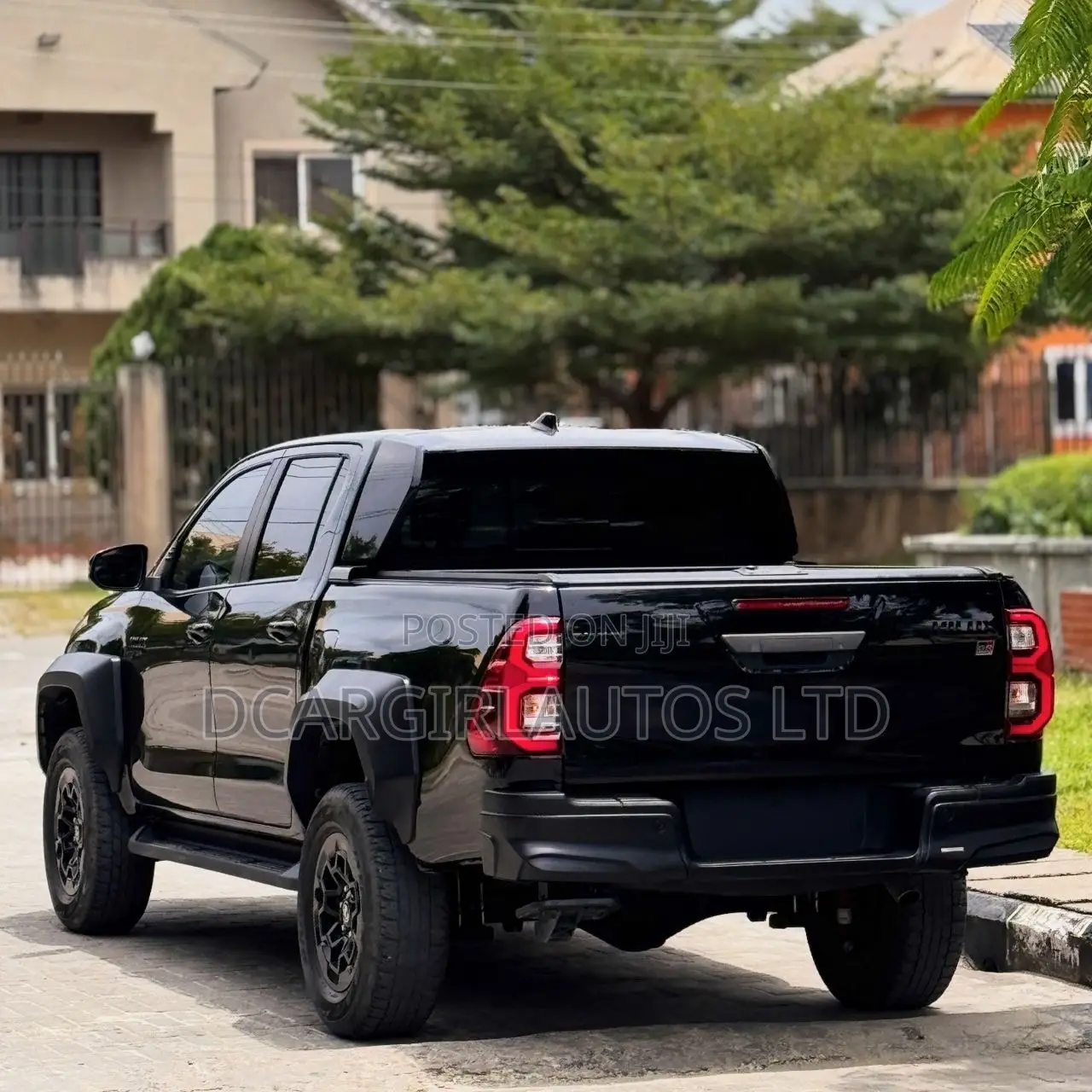 Toyota Hilux 2024 Black