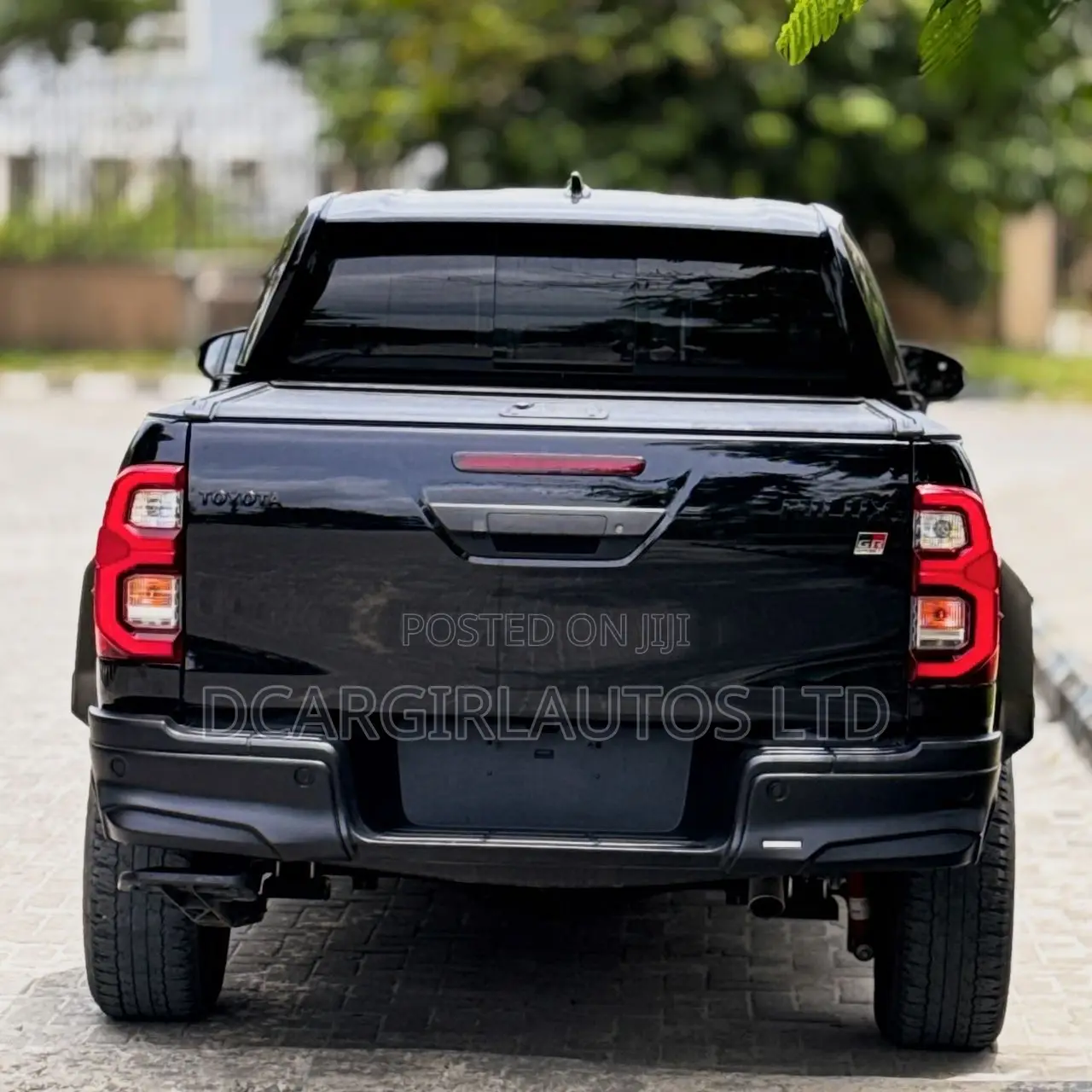 Toyota Hilux 2024 Black