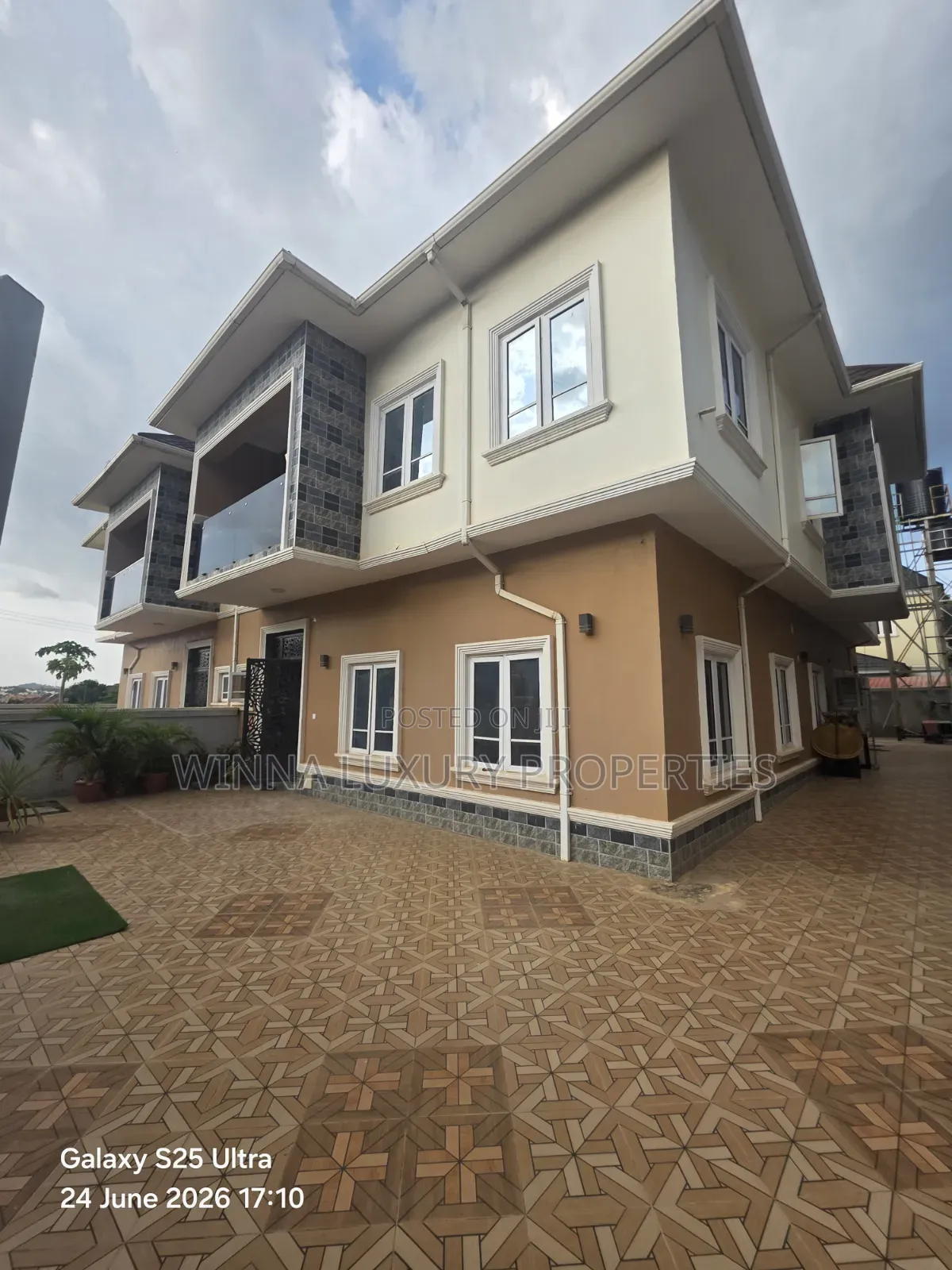 4bdrm Duplex in Julex Estate, Lugbe District for rent