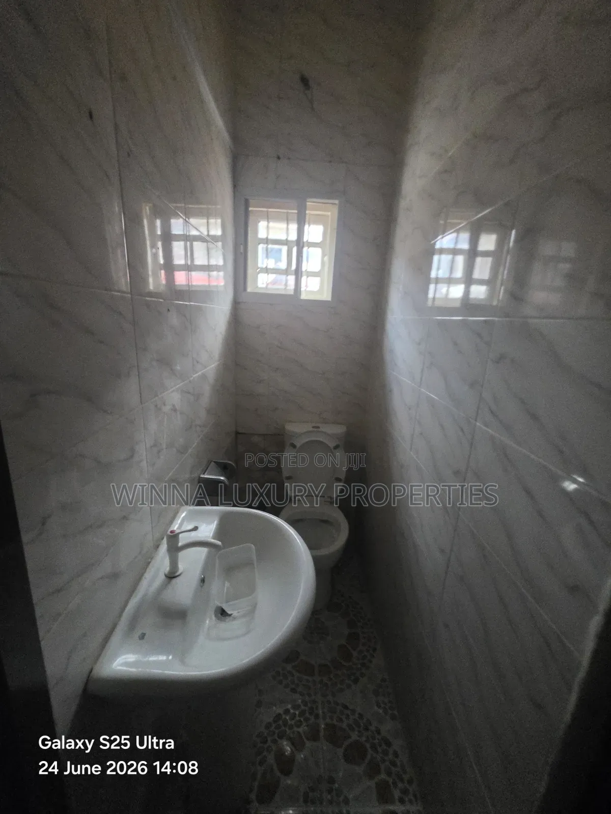 4bdrm Duplex in Julex Estate, Lugbe District for rent