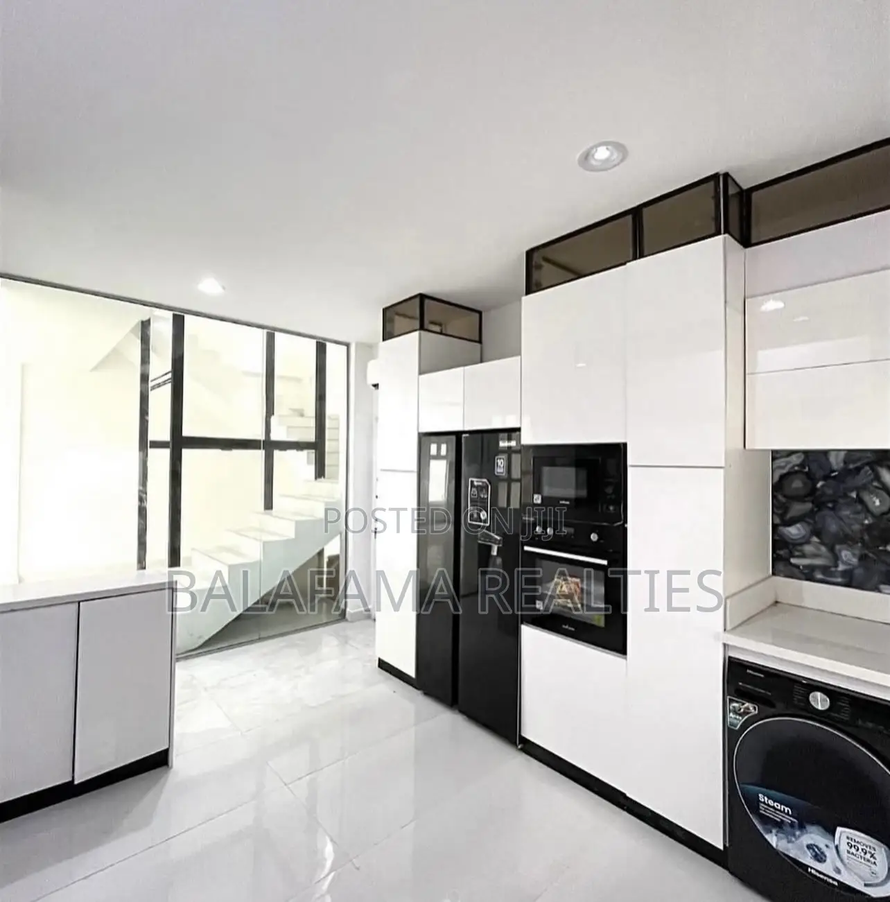 4bdrm Duplex in Banana Island for sale