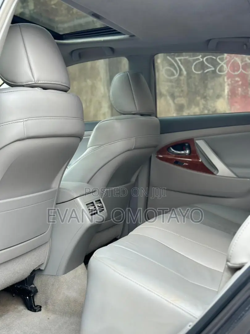 Toyota Camry XLE 4dr Sedan (2.4L 4cyl 5A) 2009 Gray