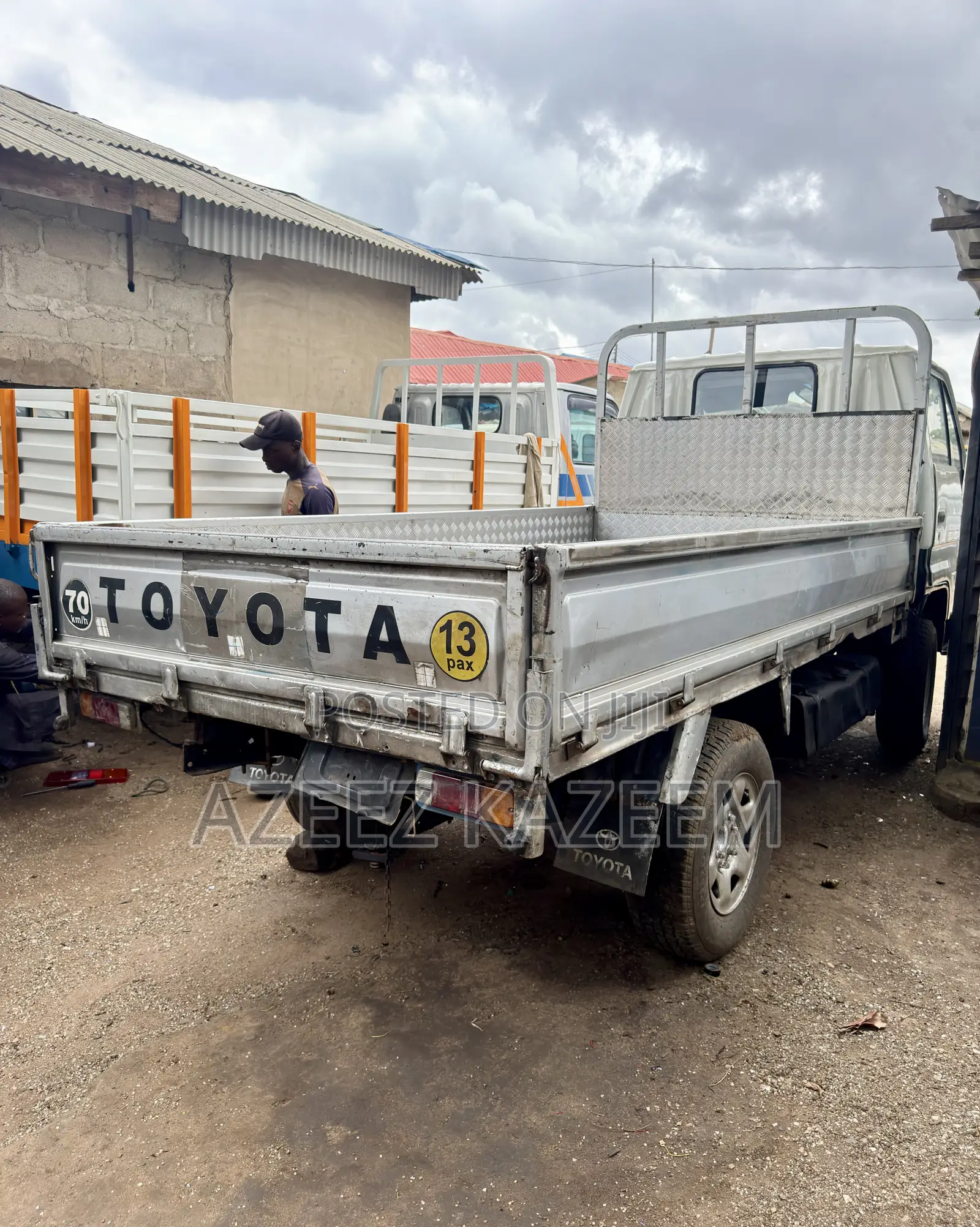 Toyota Dyna Truck Normal Hand Followed Come Bucket Petrol Engine