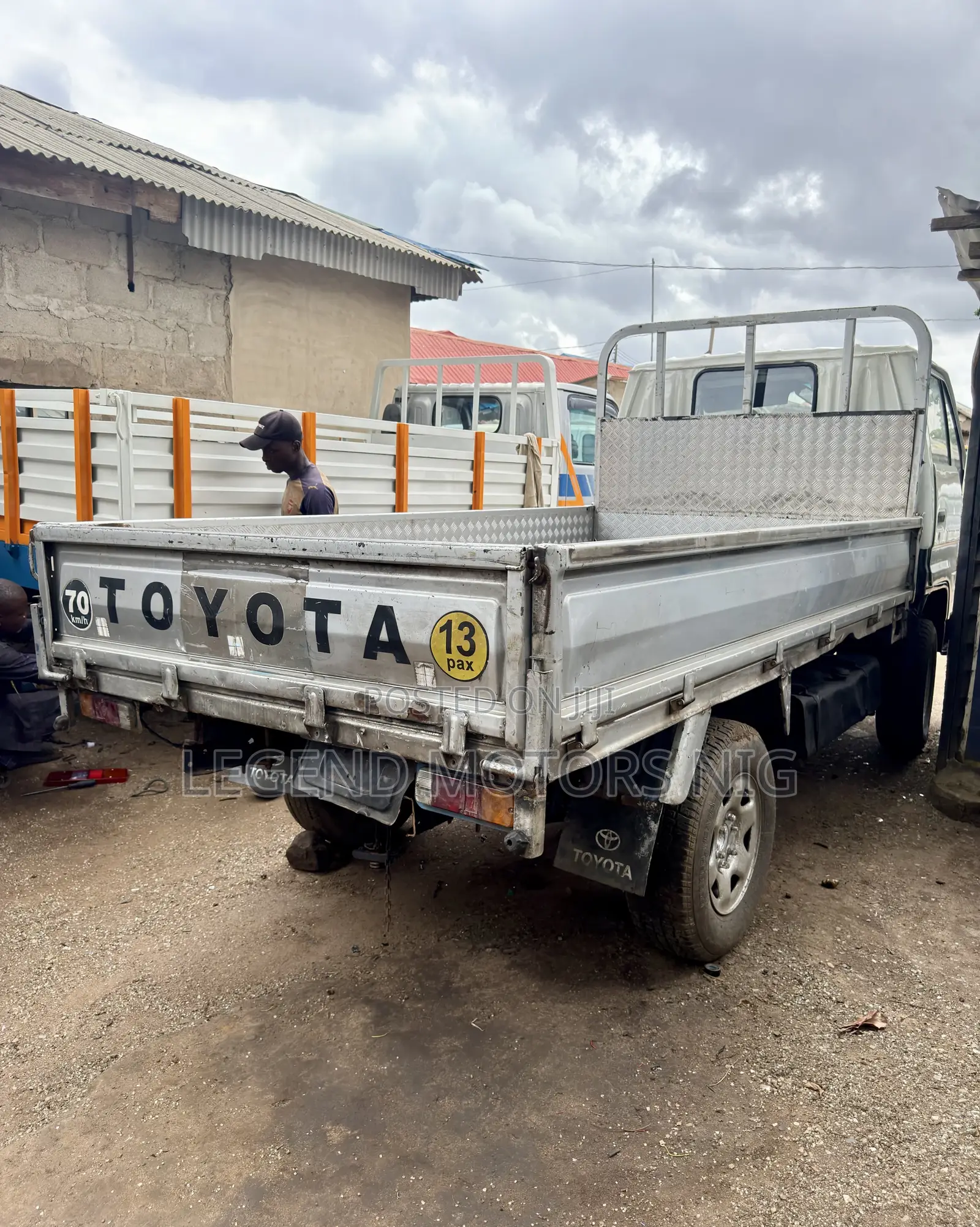 Toyota Dyna Truck Normal Hand Followed Come Bucket Petrol Engine