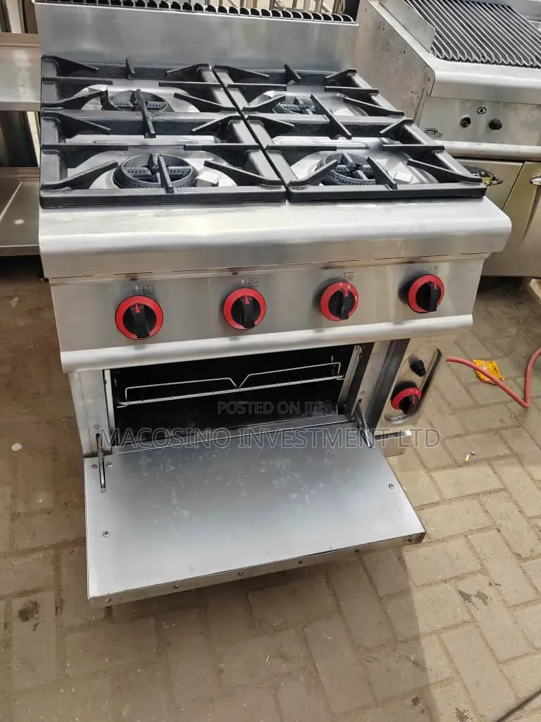 Stainless Steel Industrial Gas Cooker Four Burners and Built-in Oven