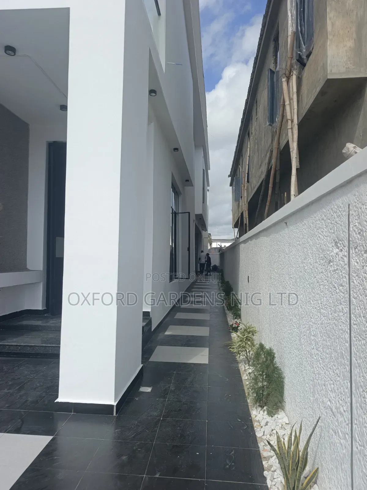 5bdrm Duplex in Ikota Gra Estate for sale