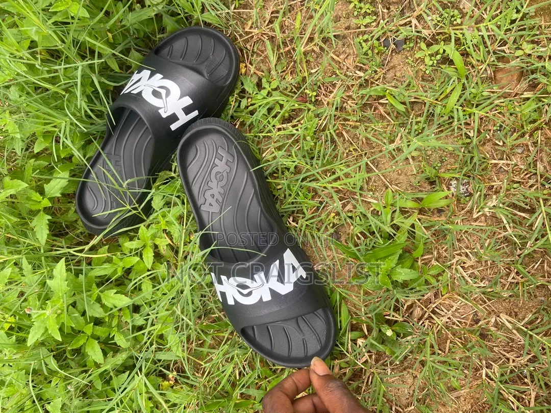 Original Hoka Slides – Lightweight Comfort for Busy Days
