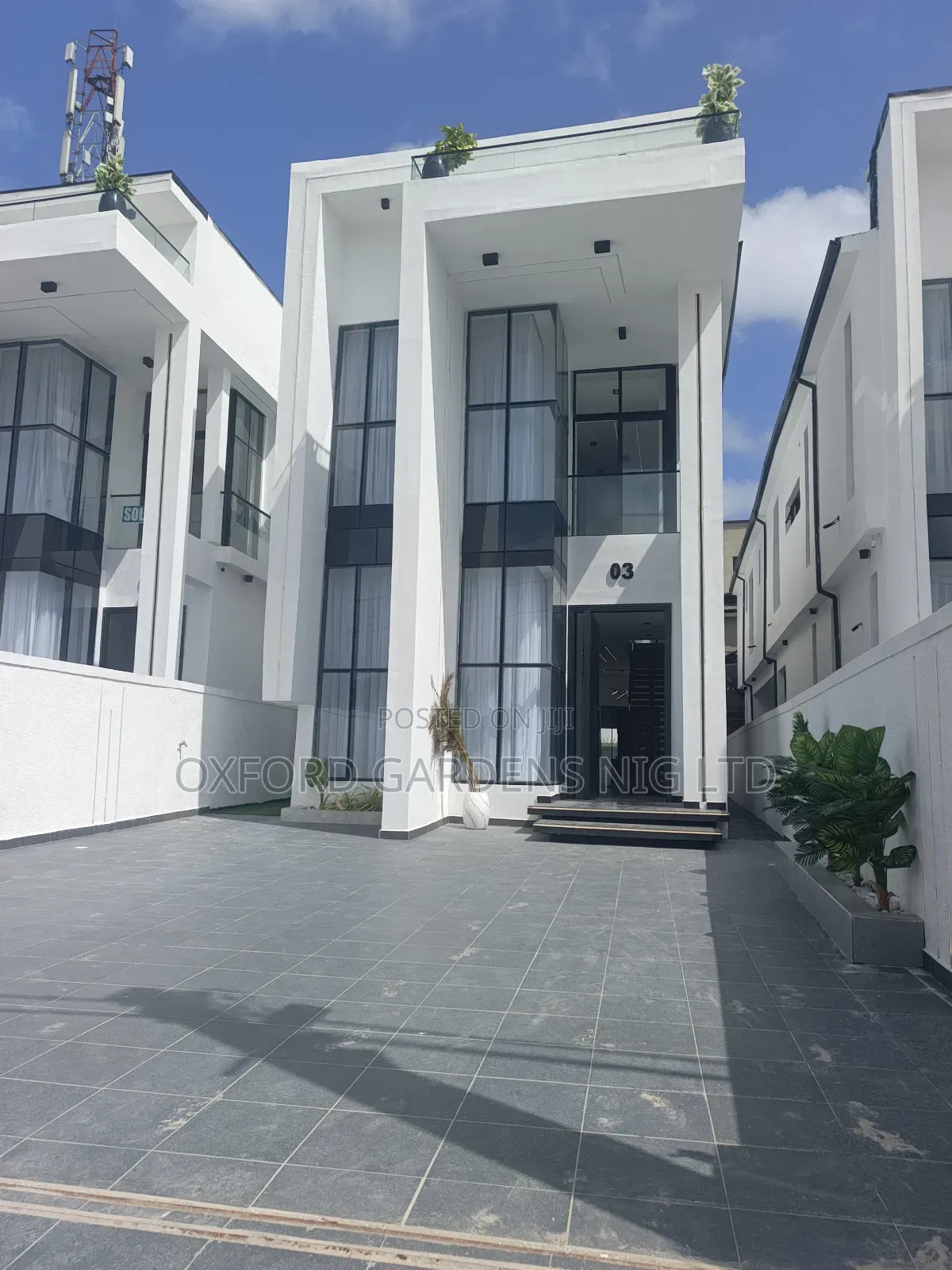 5bdrm Duplex in Ikota Gra Estate for sale