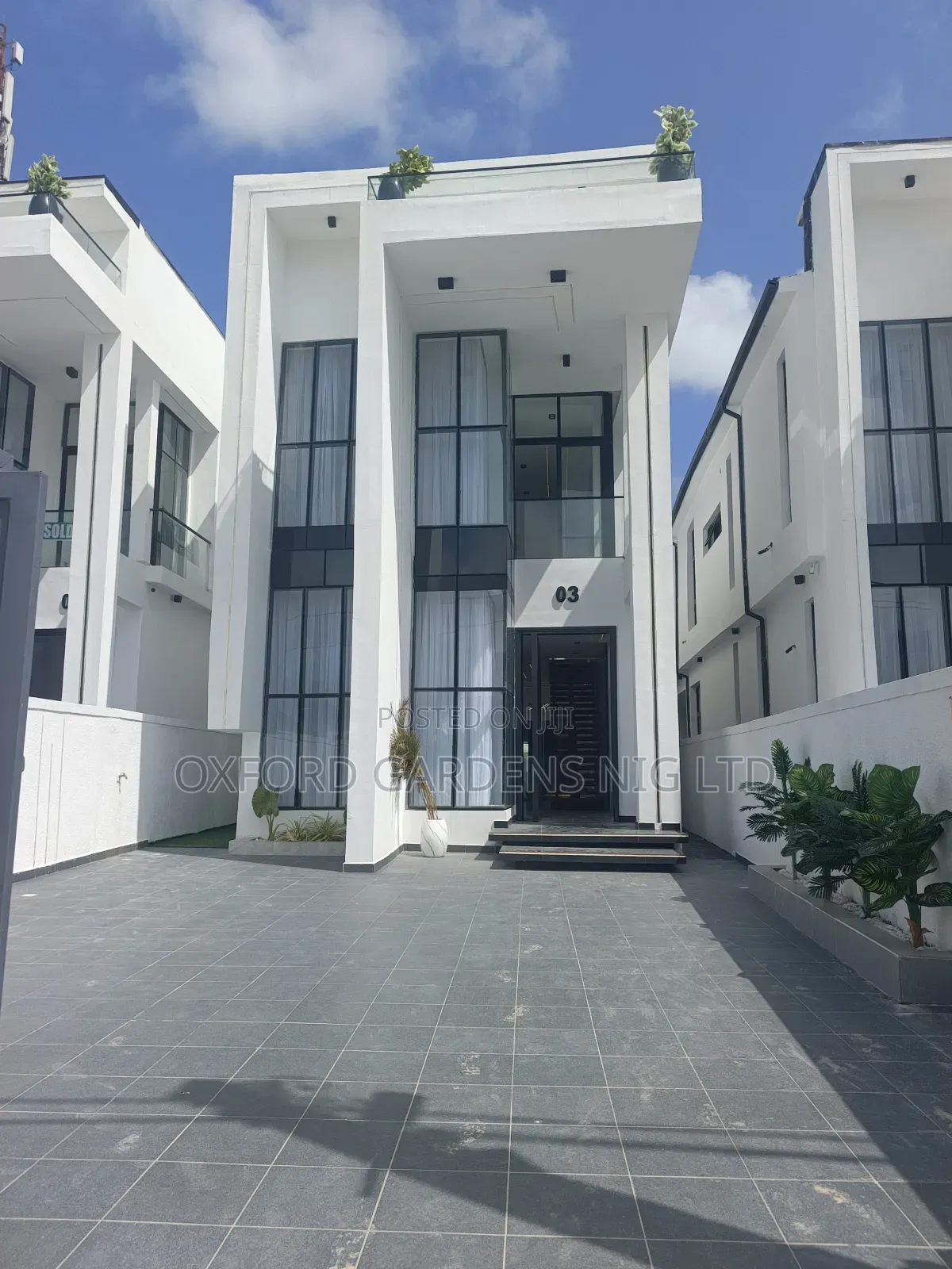 5bdrm Duplex in Ikota Gra Estate for sale