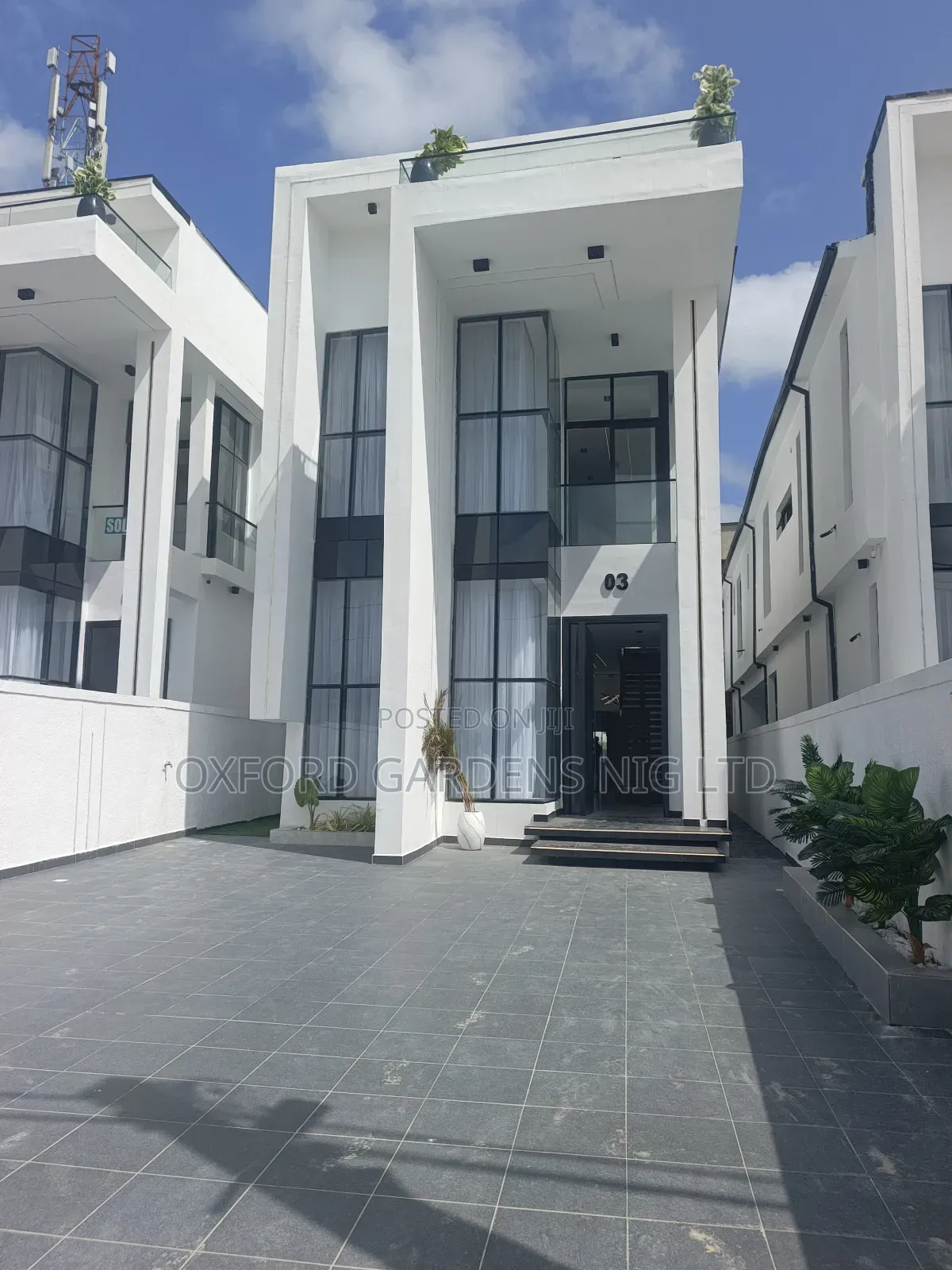 5bdrm Duplex in Ikota Gra Estate for sale