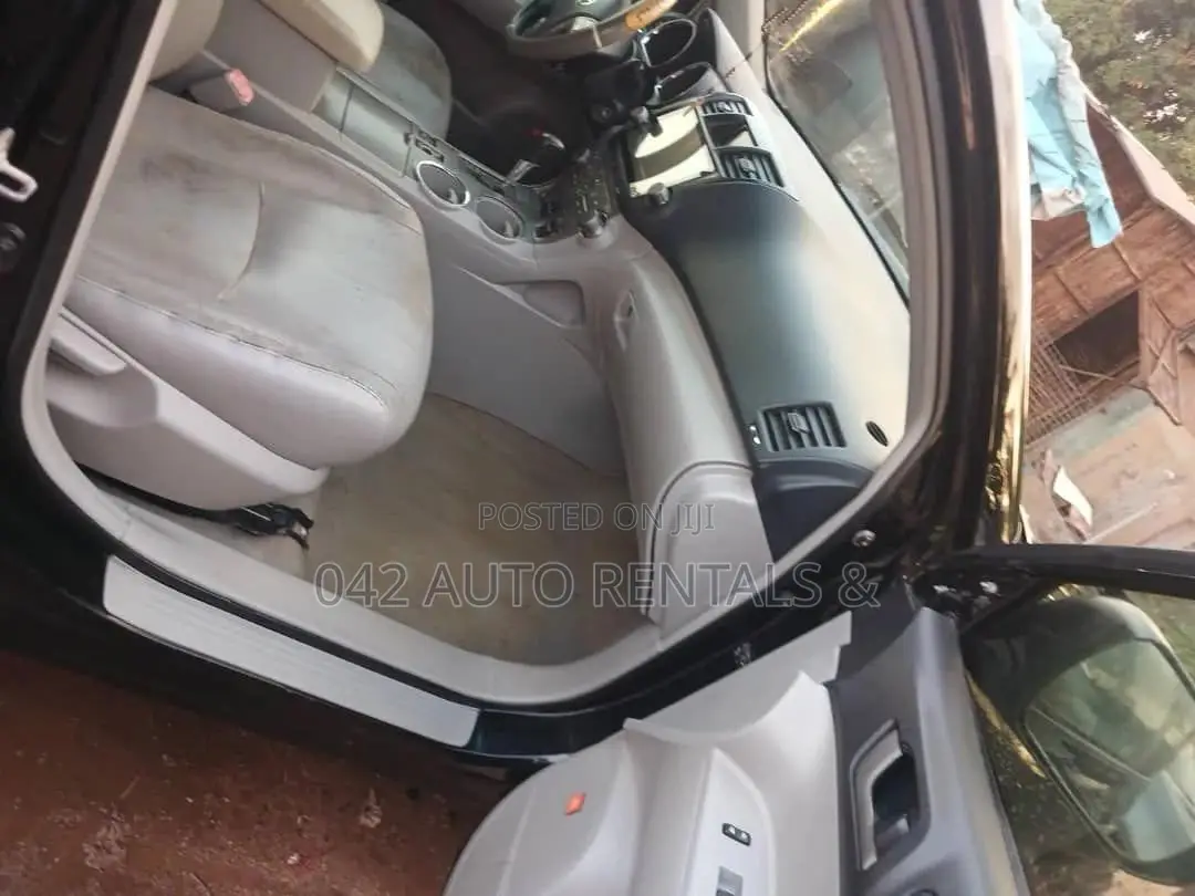 Toyota Highlander 2011 Black