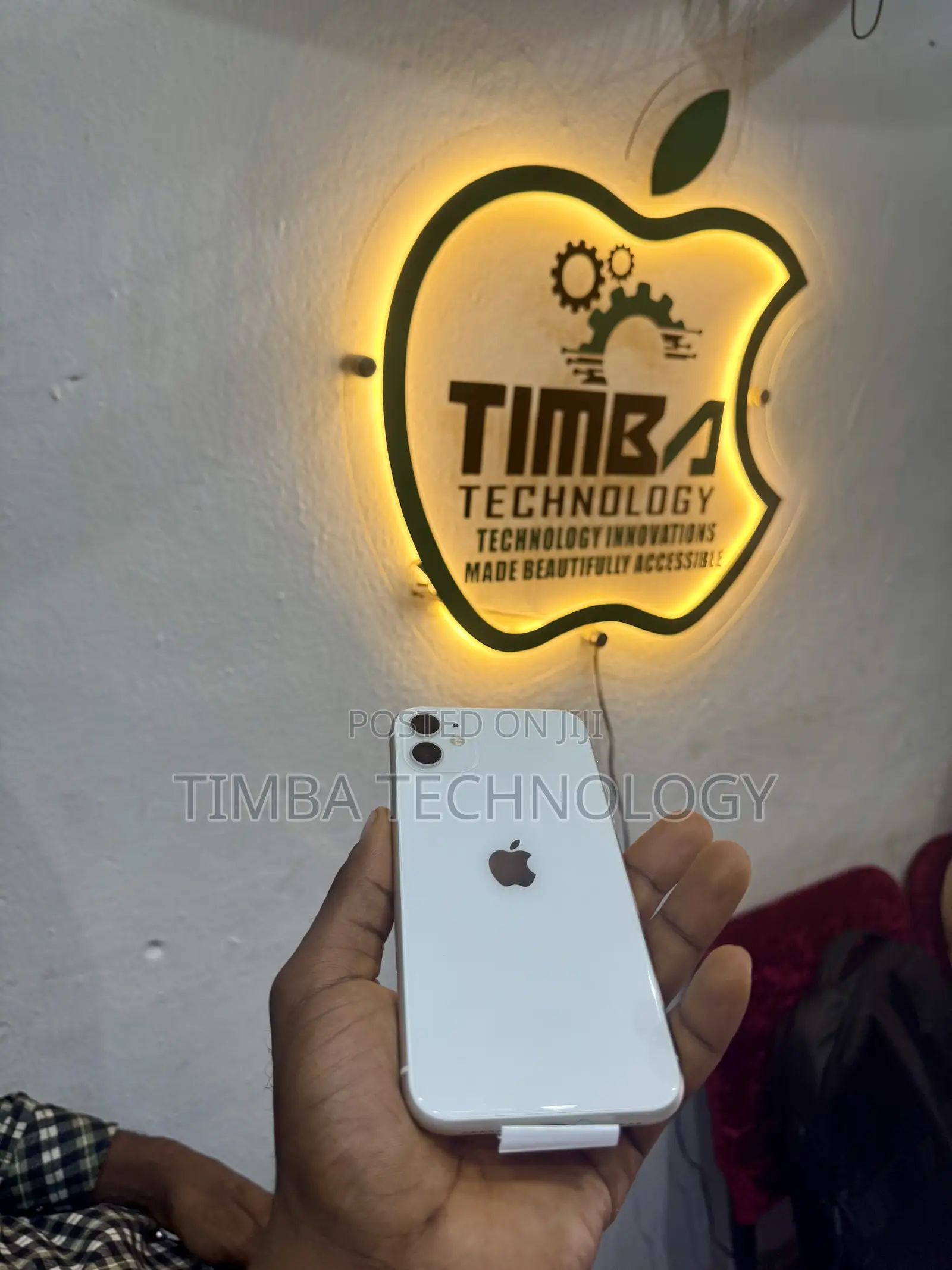 New Apple iPhone 11 128 GB White