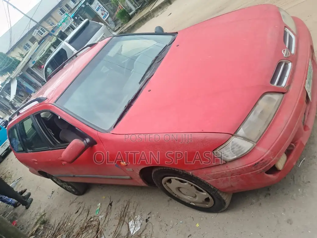 Nissan Primera 2005 Red