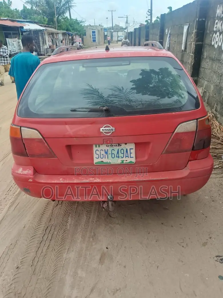 Nissan Primera 2005 Red