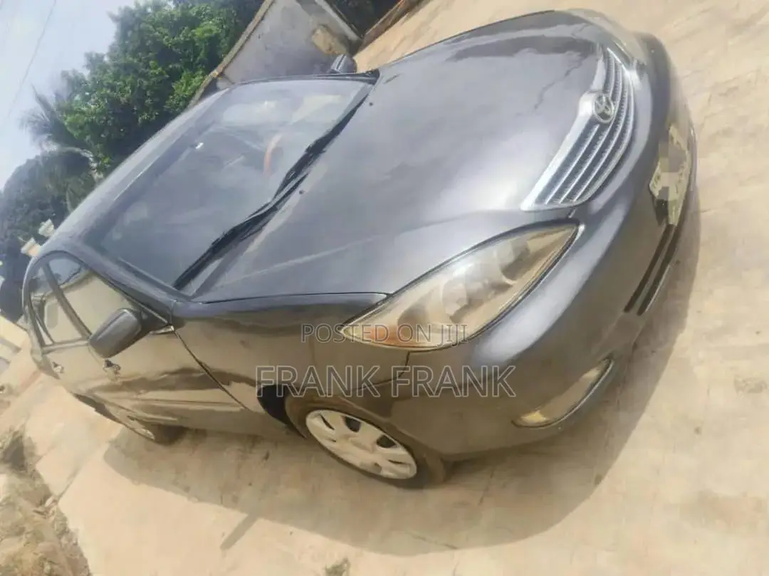 Toyota Camry 2004 Gray