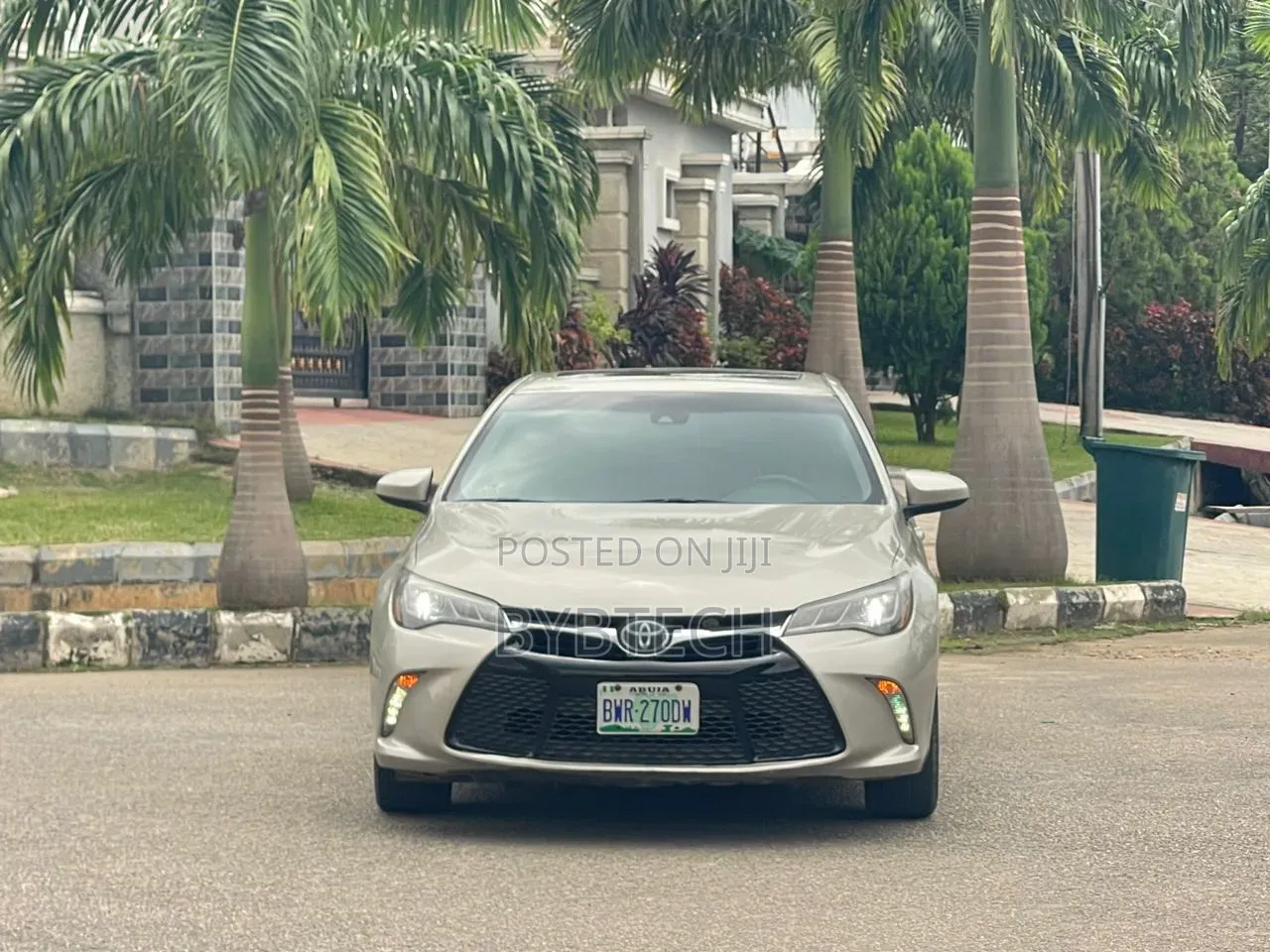 Toyota Camry XSE 4dr Sedan (3.5L 6cyl 6A) 2015 Gold