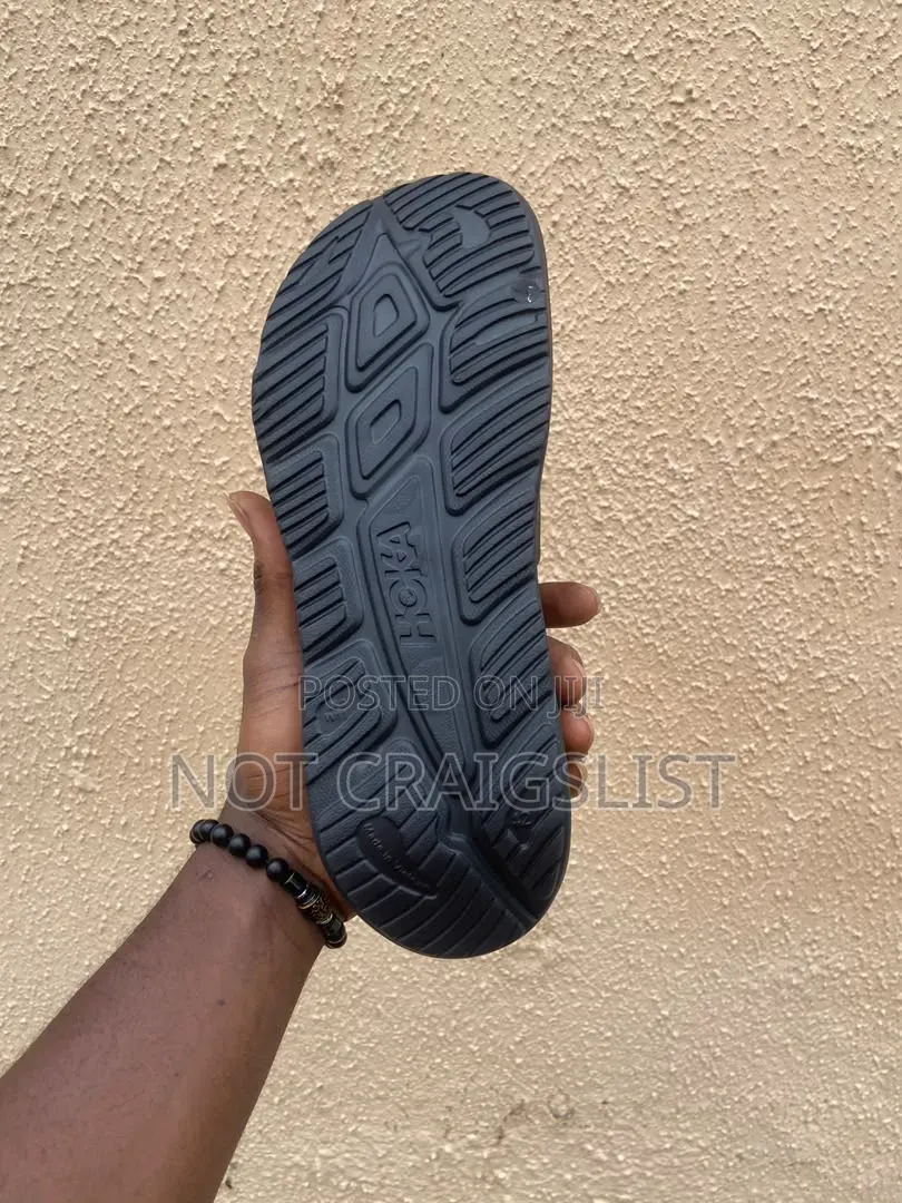 Original Hoka Recovery Slides – Designed for All-Day Walking Comfort