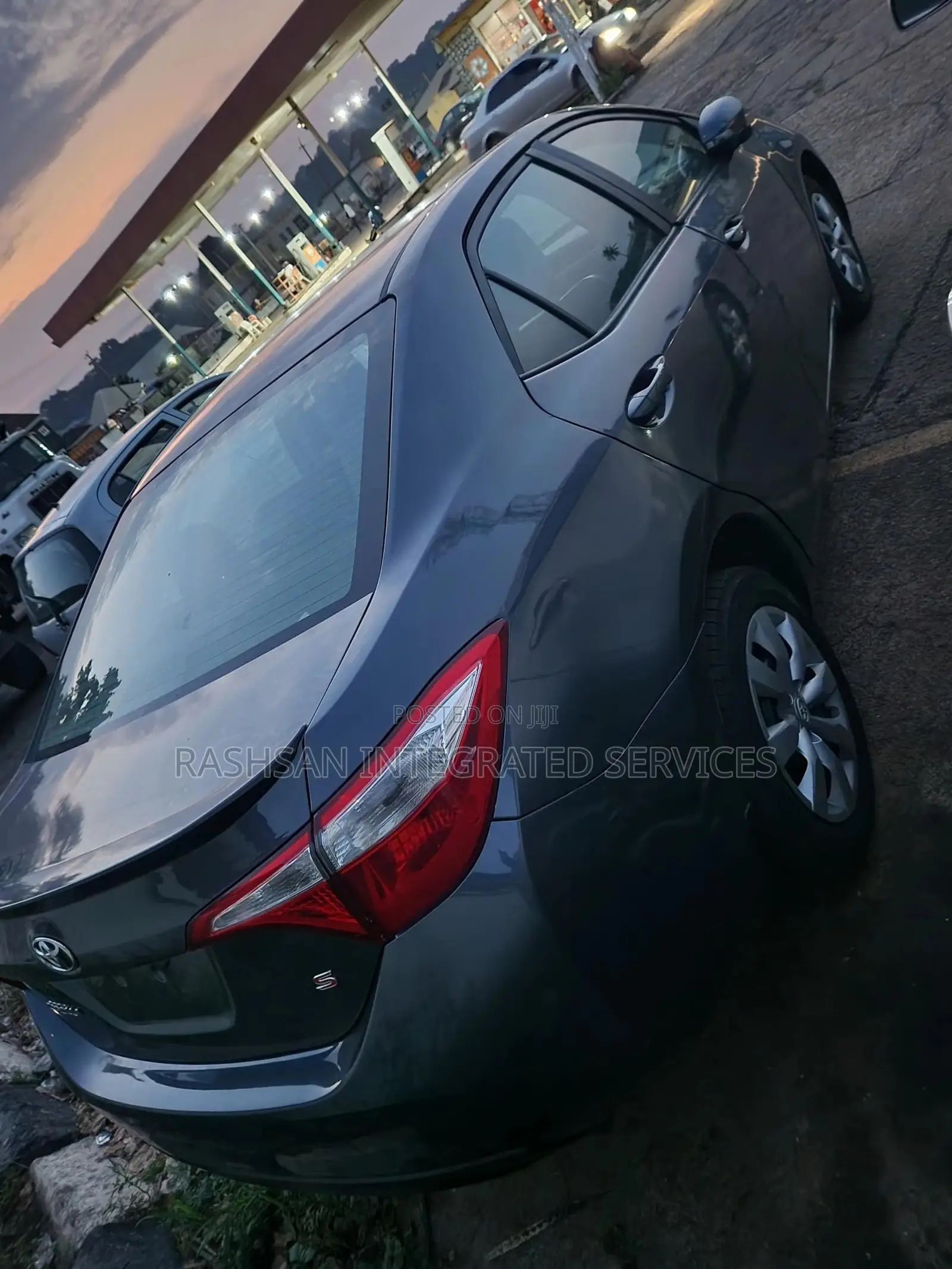Toyota Corolla S 4dr Sedan (1.8L 4cyl CVT) 2016 Gray