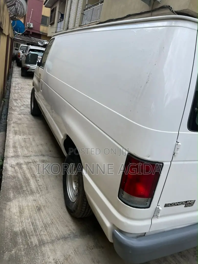 Ford Transit 2010 White