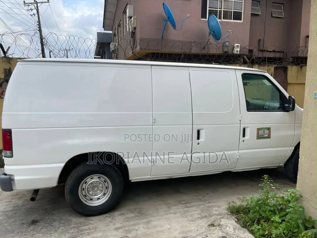 Ford Transit 2010 White