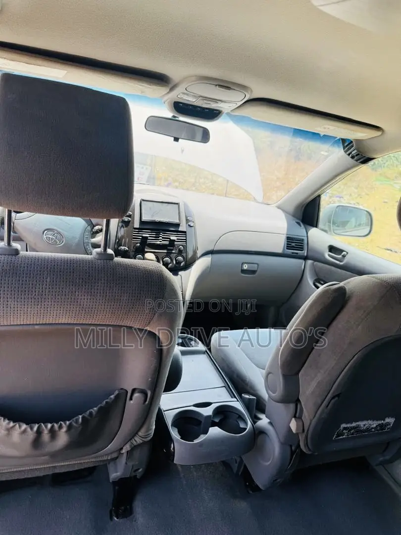 Toyota Sienna LE AWD 2005 Gold