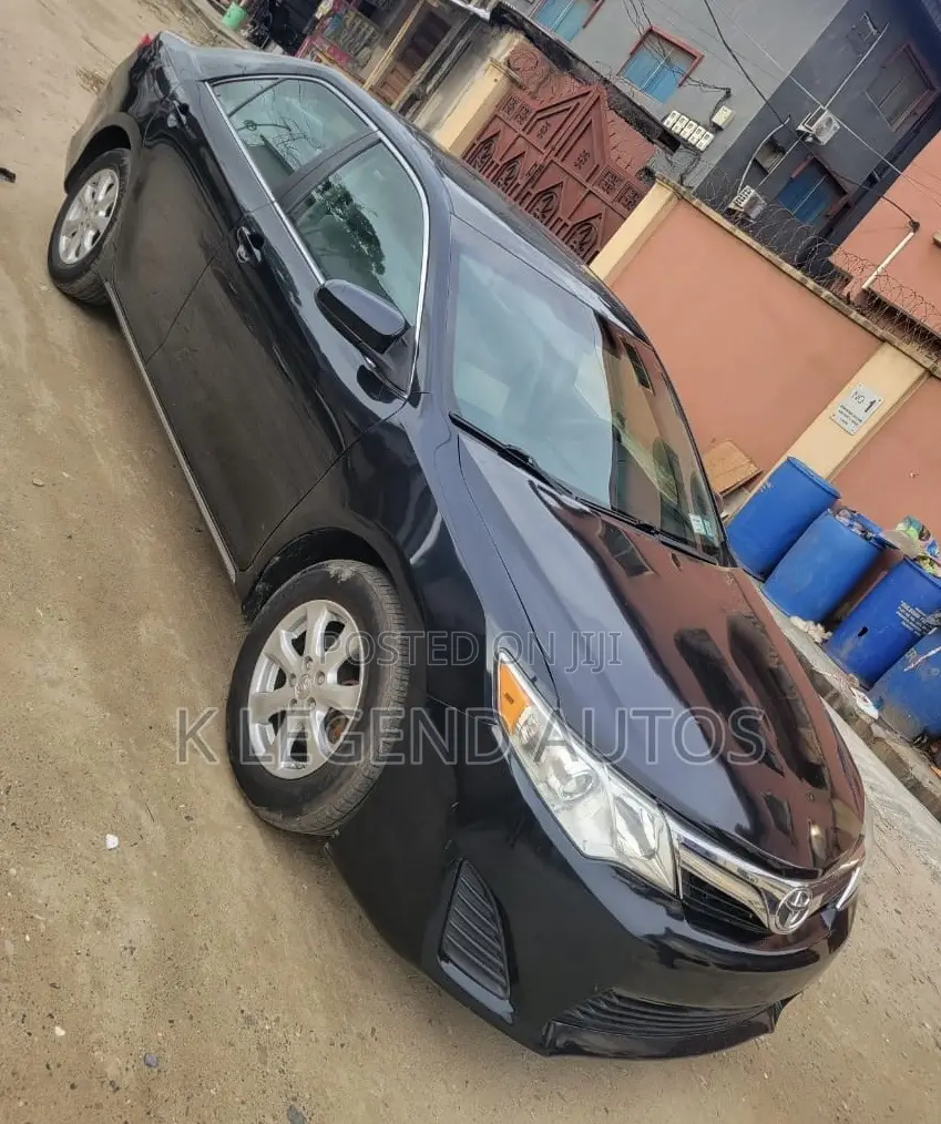 Toyota Camry LE 4dr Sedan (2.5L 4cyl 6A) 2012 Black