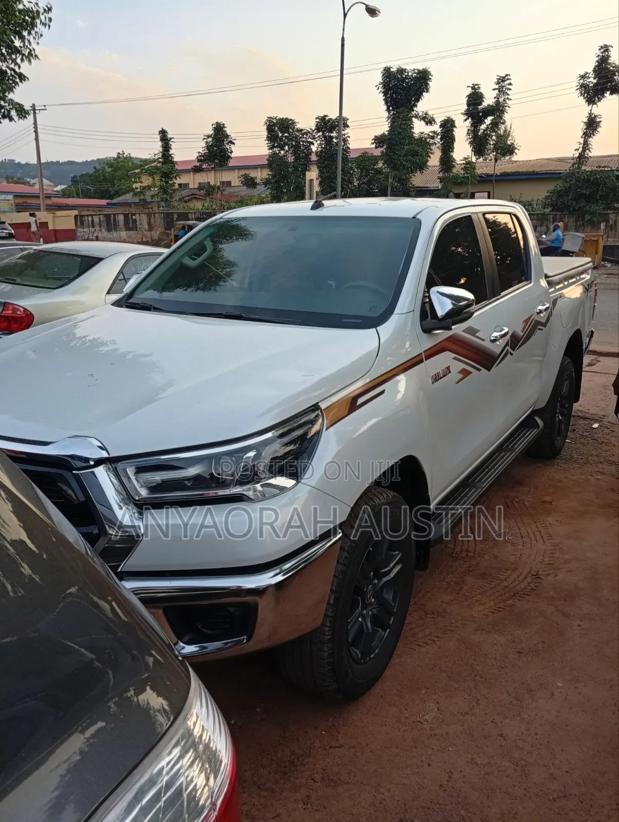 Toyota Hilux 2024 White
