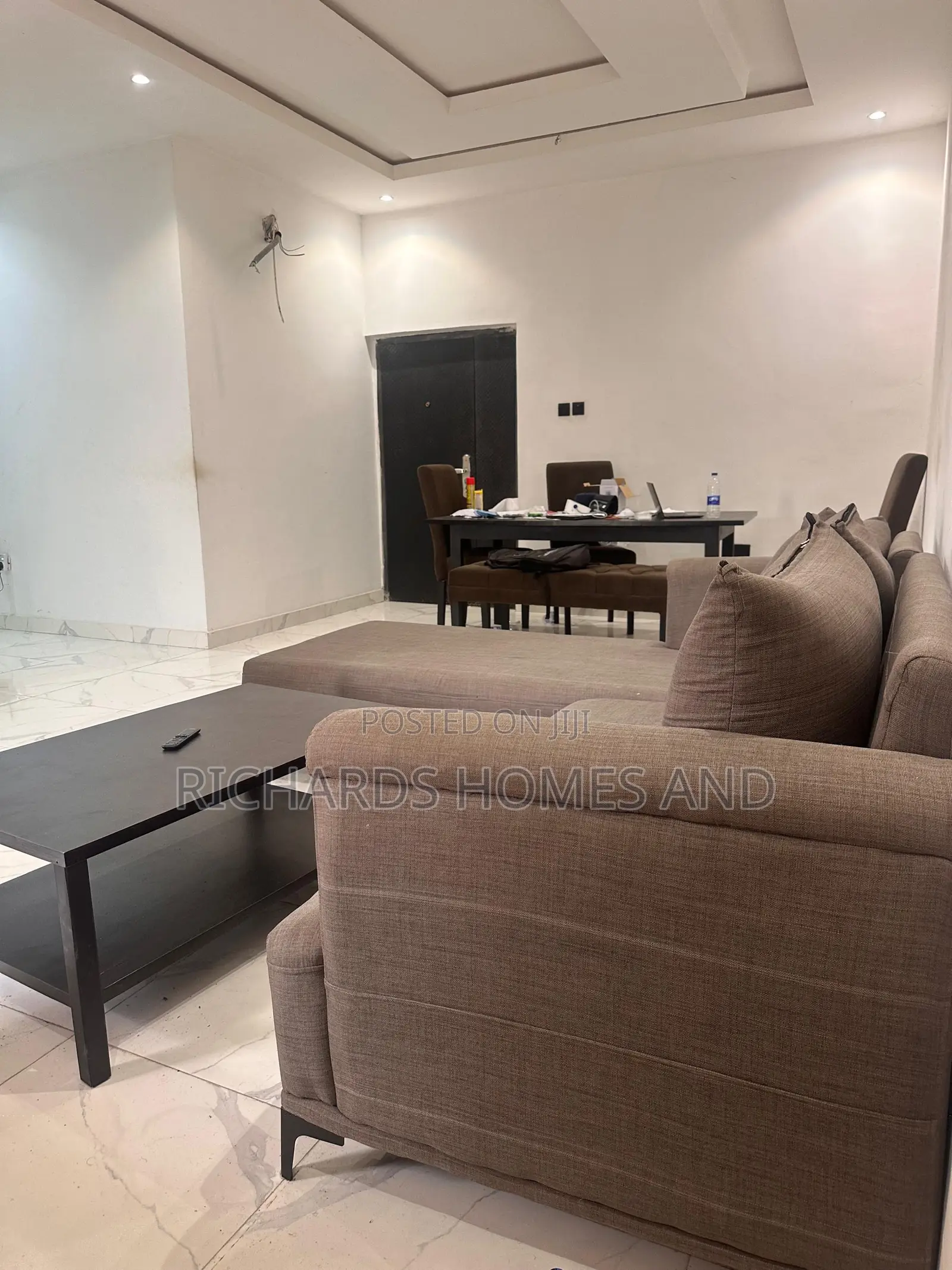 Furnished 3bdrm Apartment in Lekki Phase 1 for sale
