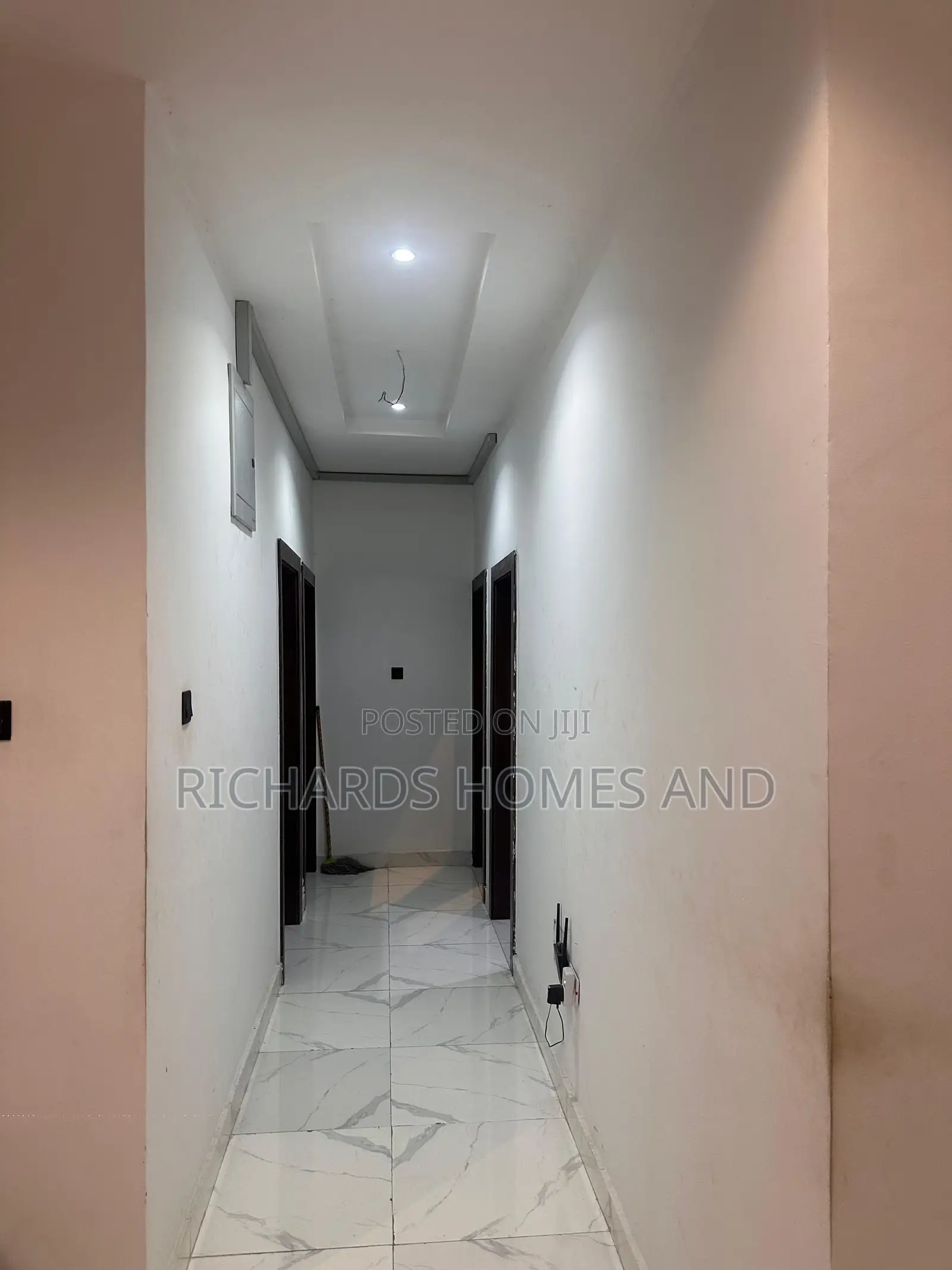 Furnished 3bdrm Apartment in Lekki Phase 1 for sale