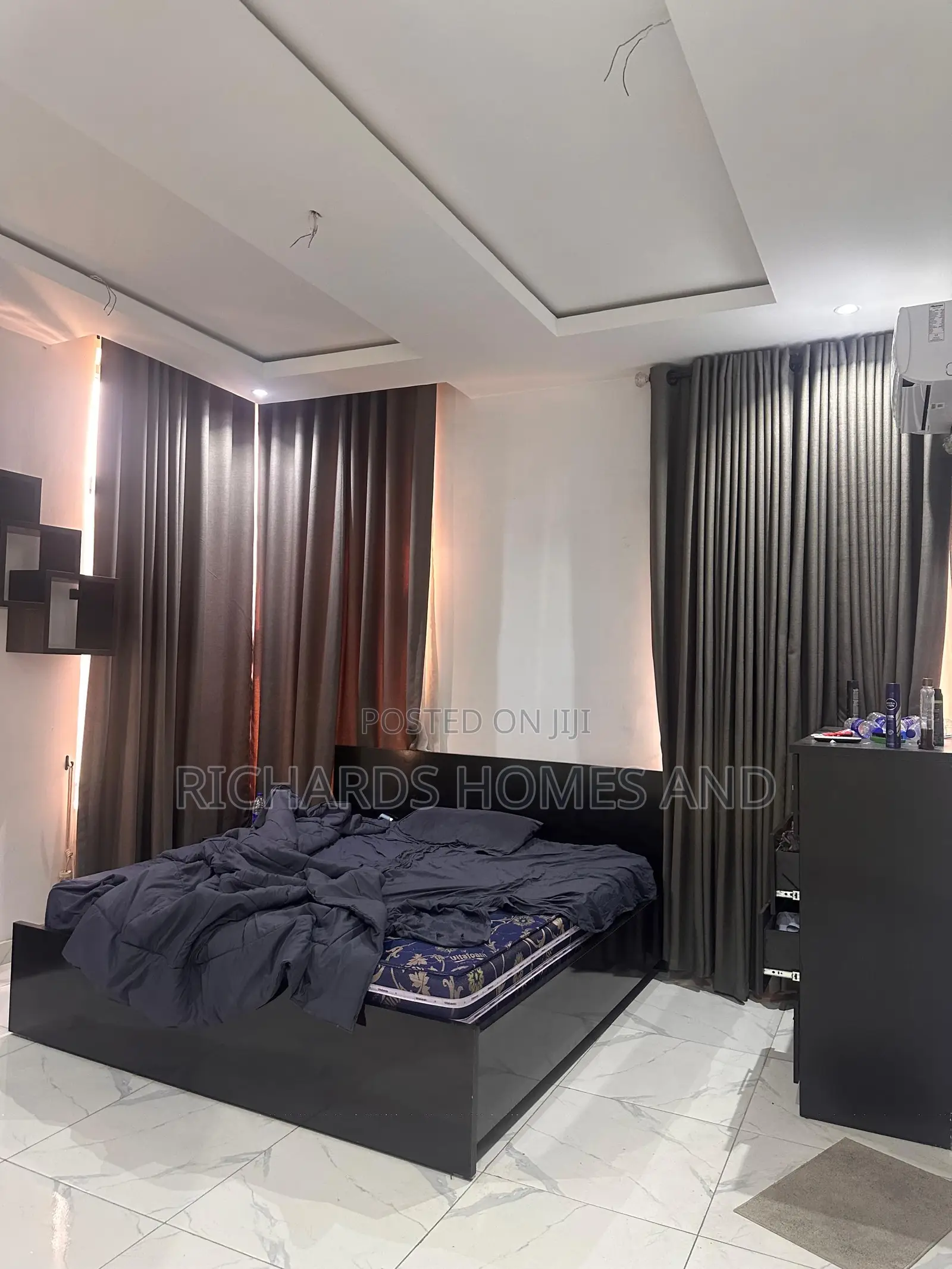 Furnished 3bdrm Apartment in Lekki Phase 1 for sale