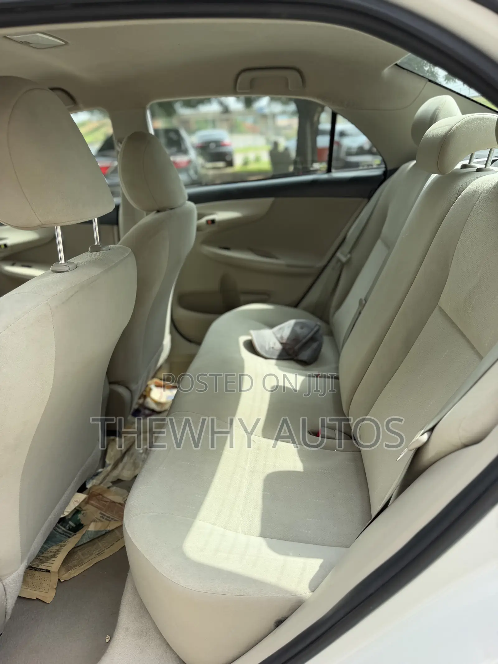 Toyota Corolla LE 4dr Sedan (1.8L 4cyl 4A) 2013 White