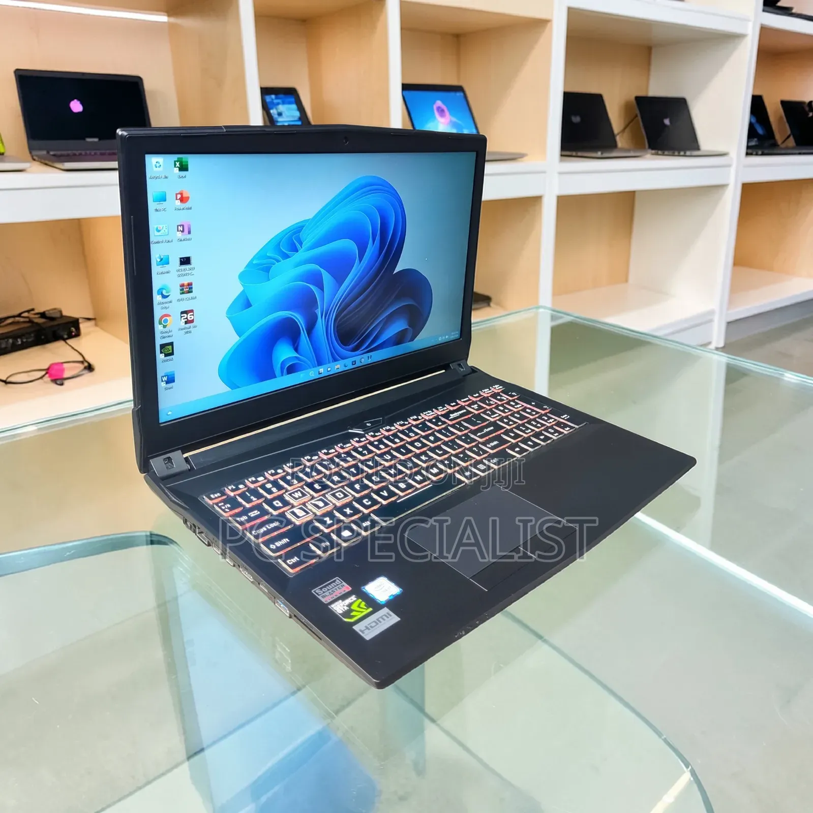 Laptop Clevo P17SM 16GB Intel Core i7 SSHD+SSD 1T