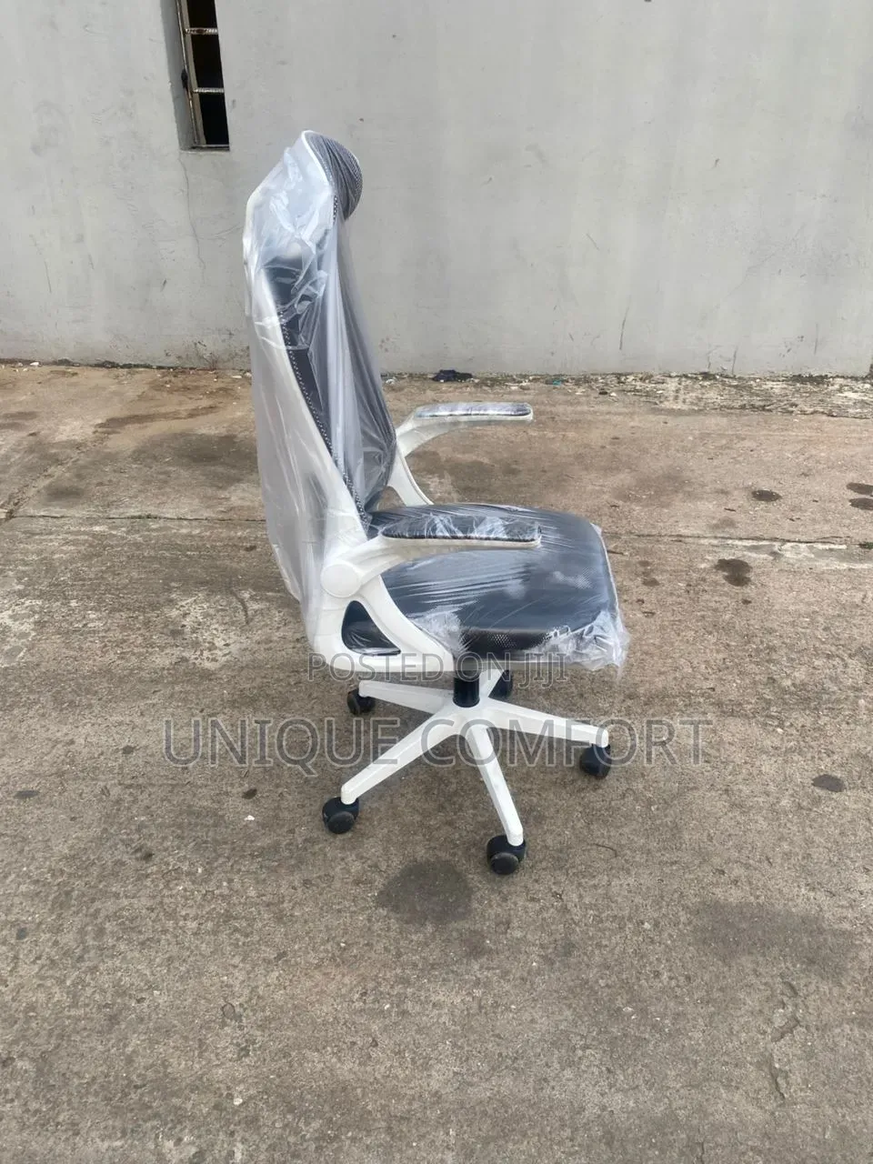 Ergonomic Swivel Office Chair With Adjustable Head Rest