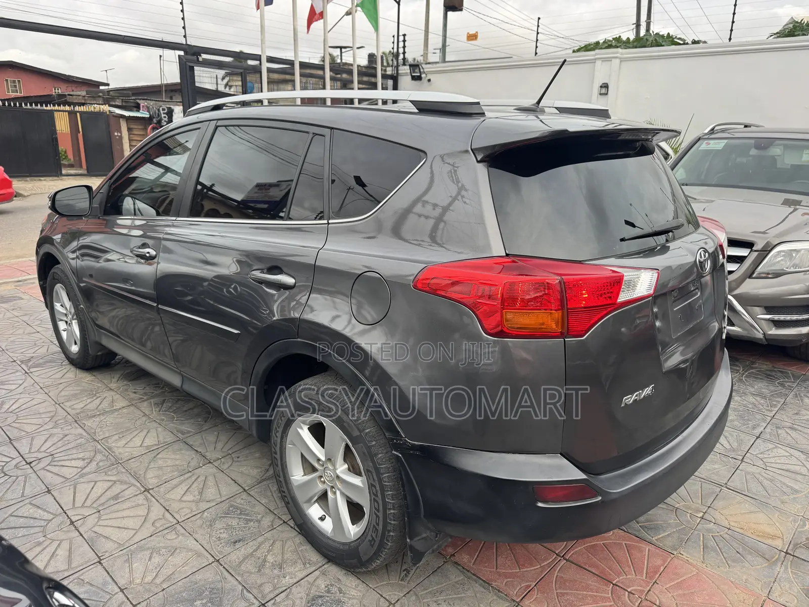 Toyota RAV4 Limited 4dr SUV AWD (2.5L 4cyl 6A) 2014 Gray