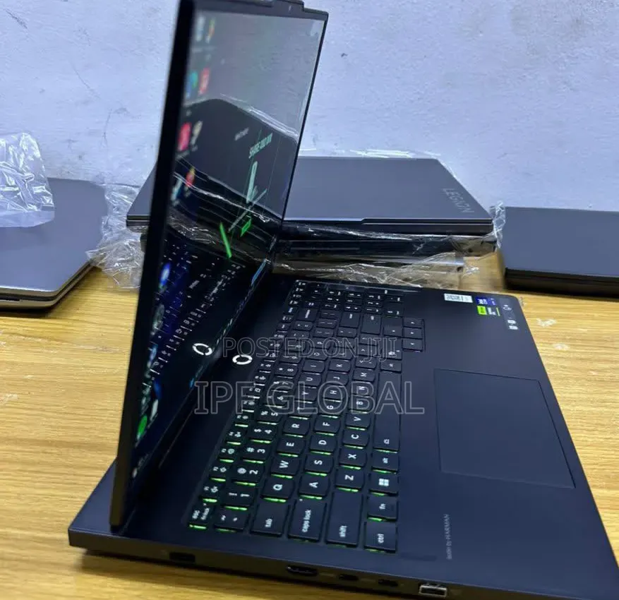 Laptop Lenovo Legion 5 32GB Intel Core Ultra 9 SSD 1T
