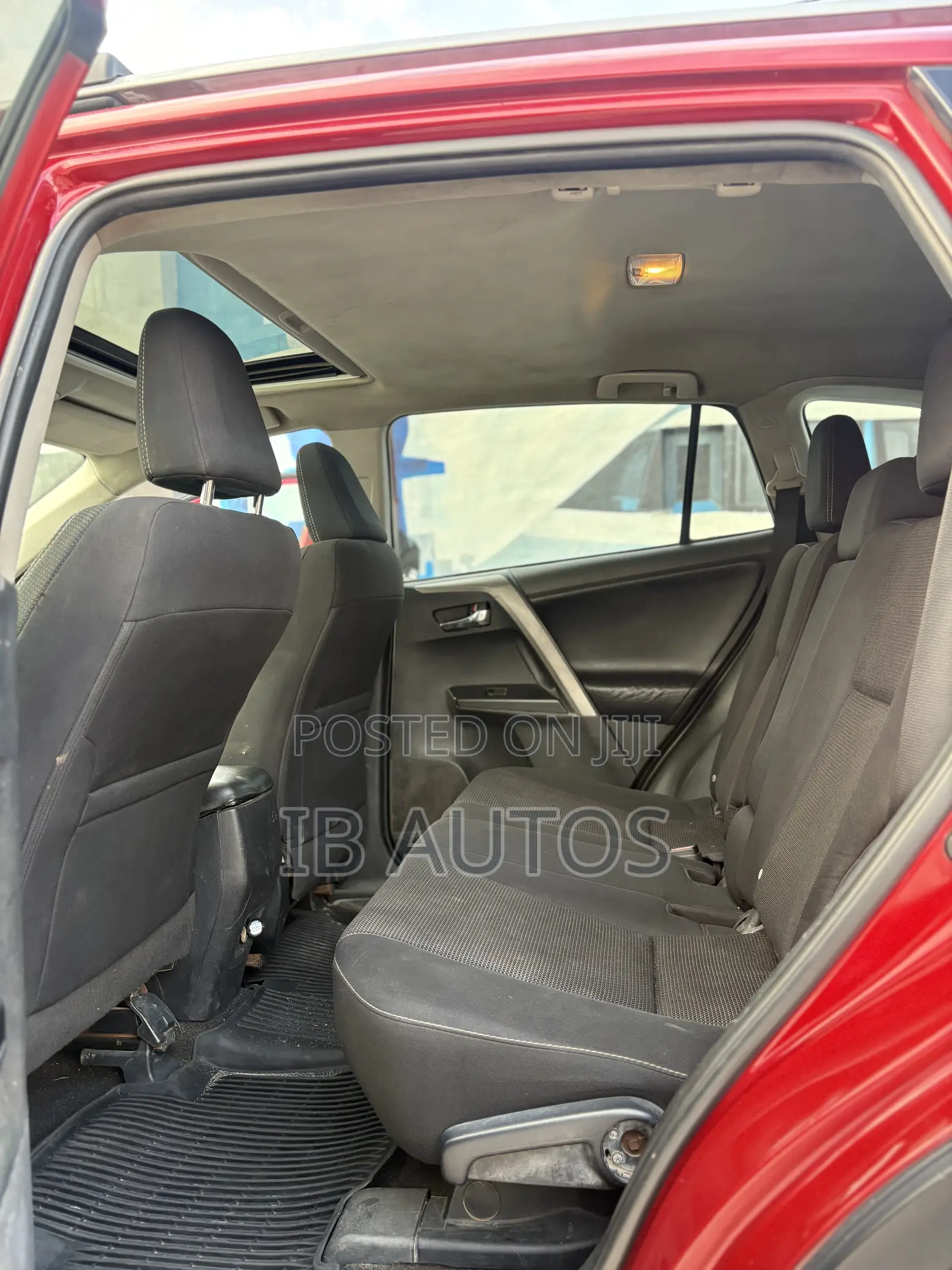Toyota RAV4 XLE AWD (2.5L 4cyl 6A) 2017 Red