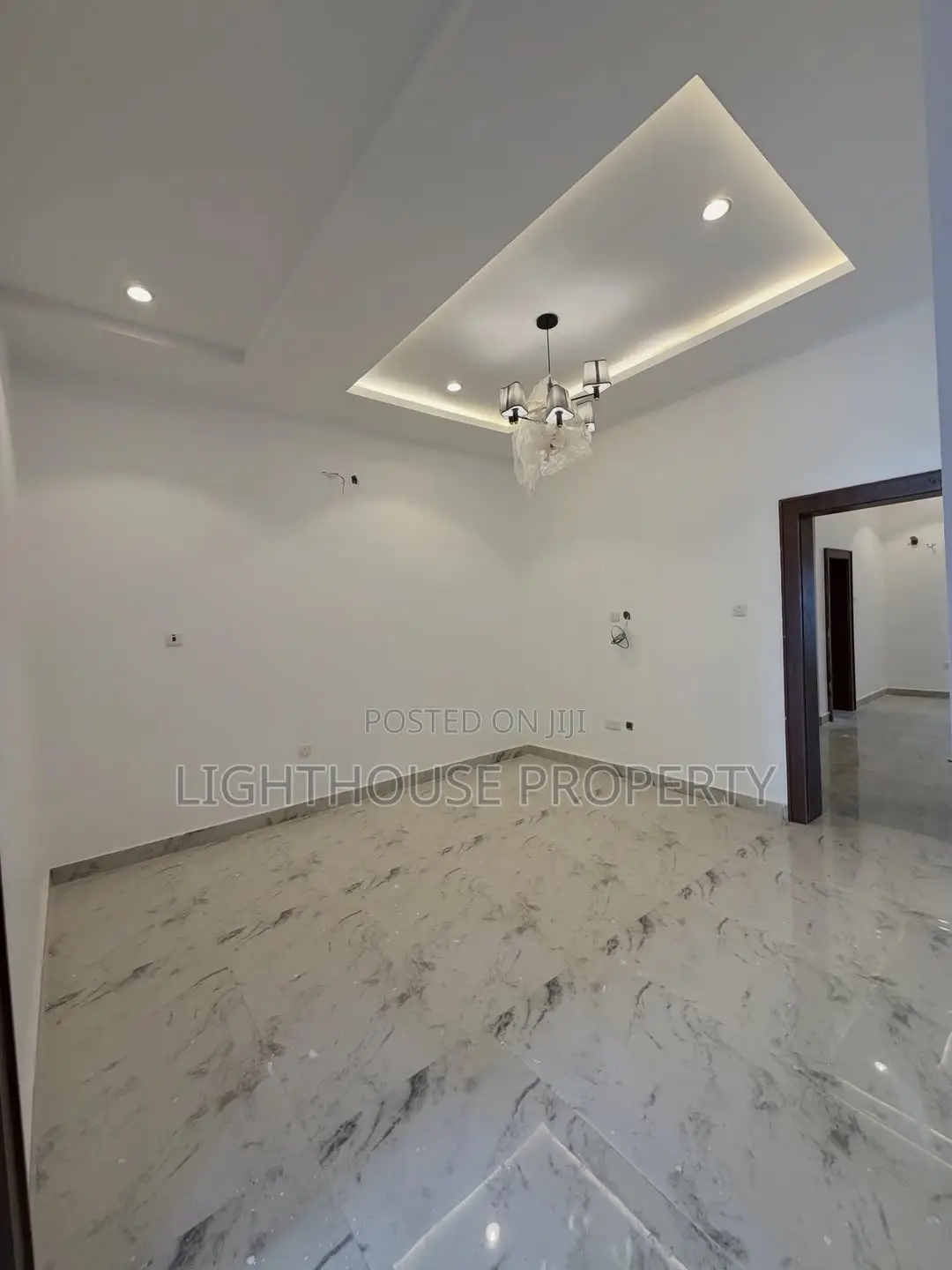 4bdrm Duplex in Off 3Rd Avenue for rent