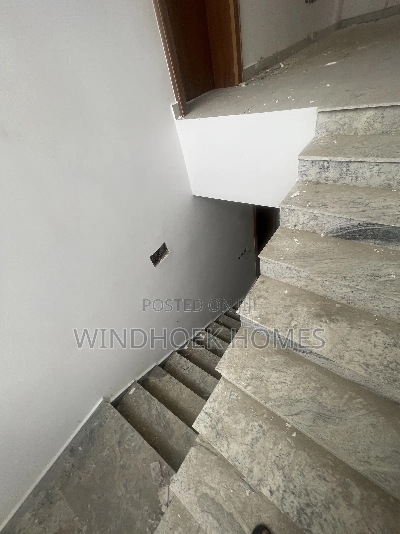 5bdrm Duplex in Mabushi for sale