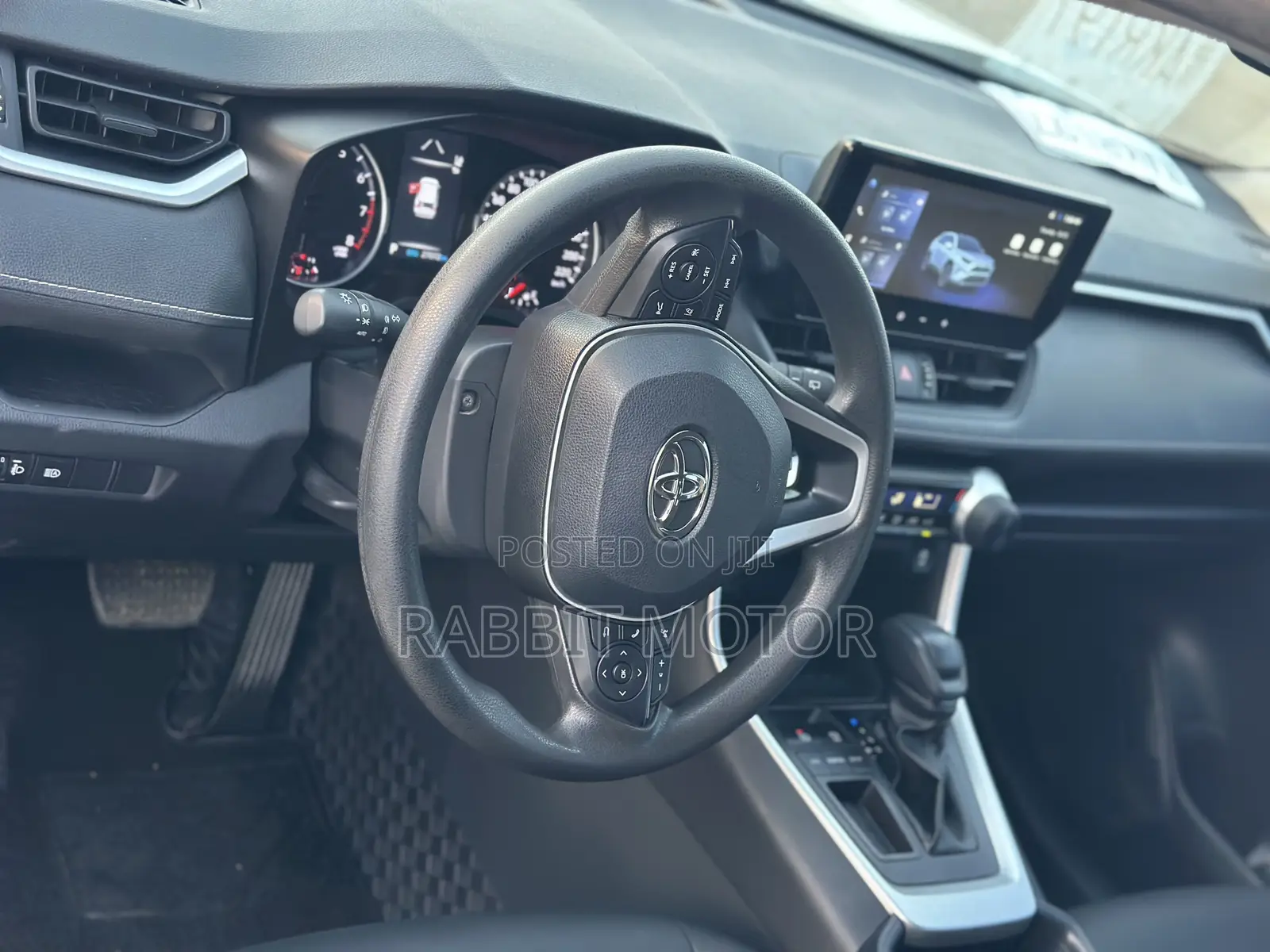 Toyota RAV4 LE FWD 2023 White