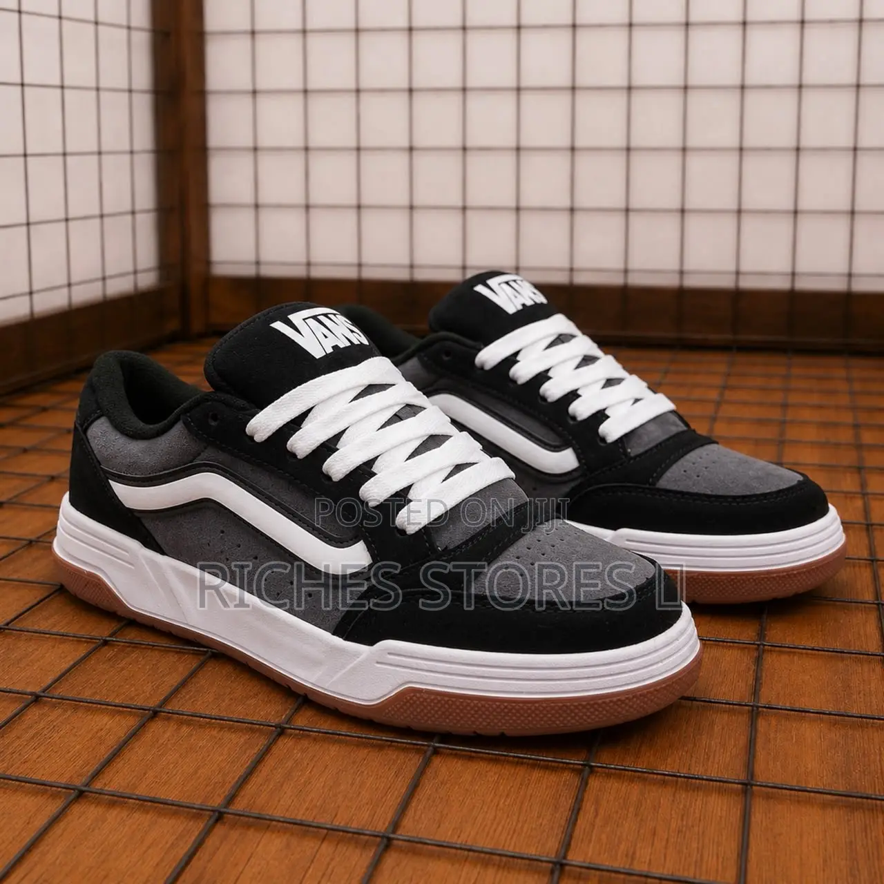 Vans Hylane Nineties “Black Grey”