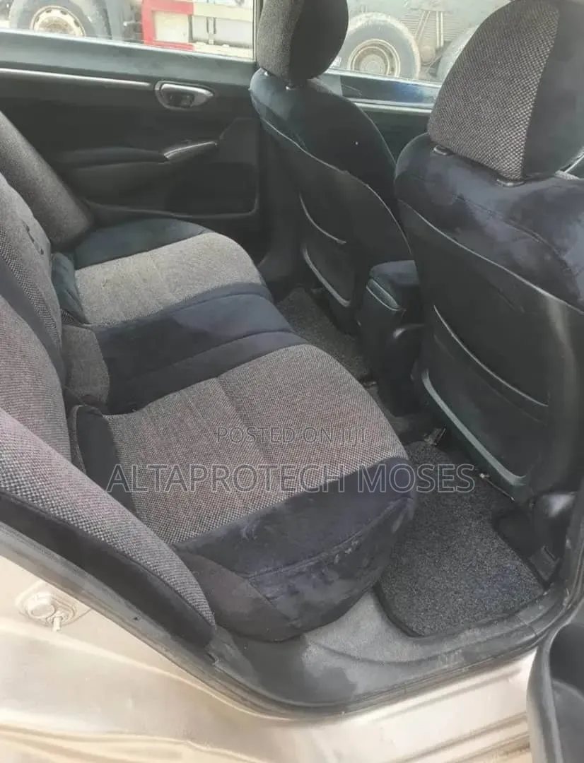 Honda Civic 2007 Gold
