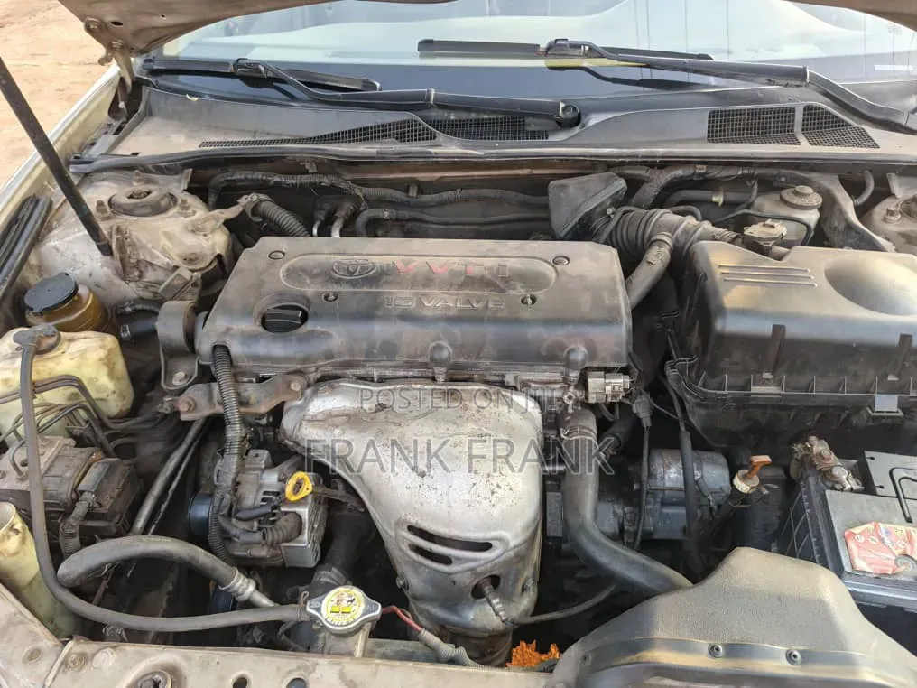 Toyota Camry 2004 Gold