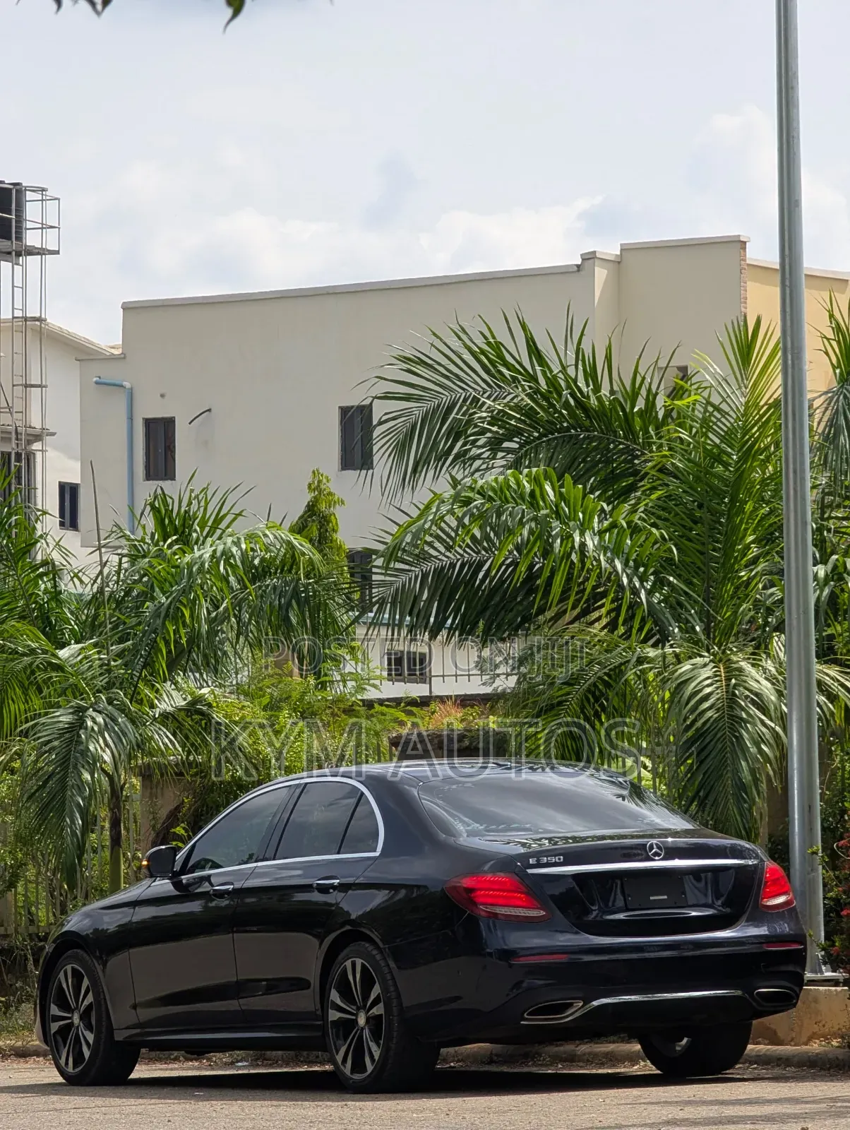 Mercedes-Benz E350 2020 Blue