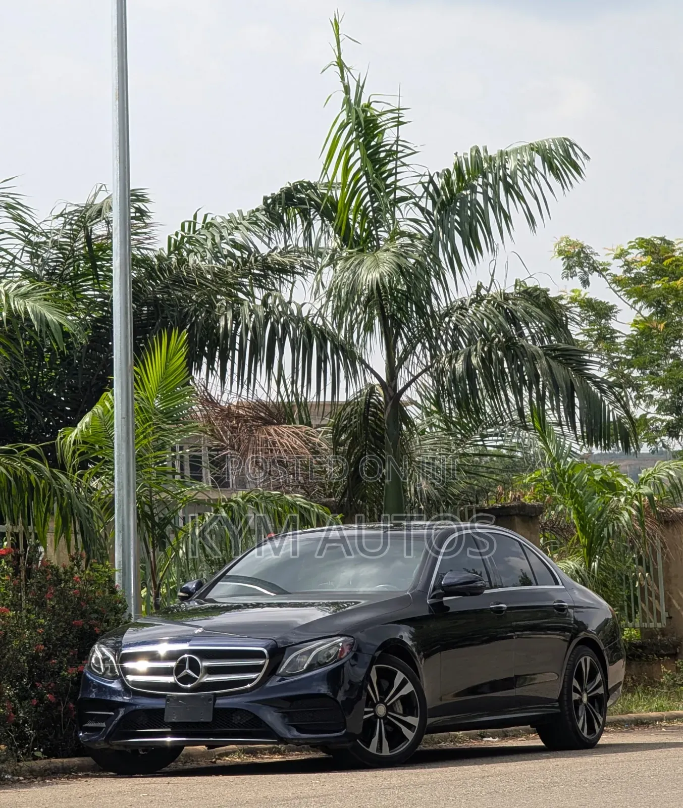 Mercedes-Benz E350 2020 Blue