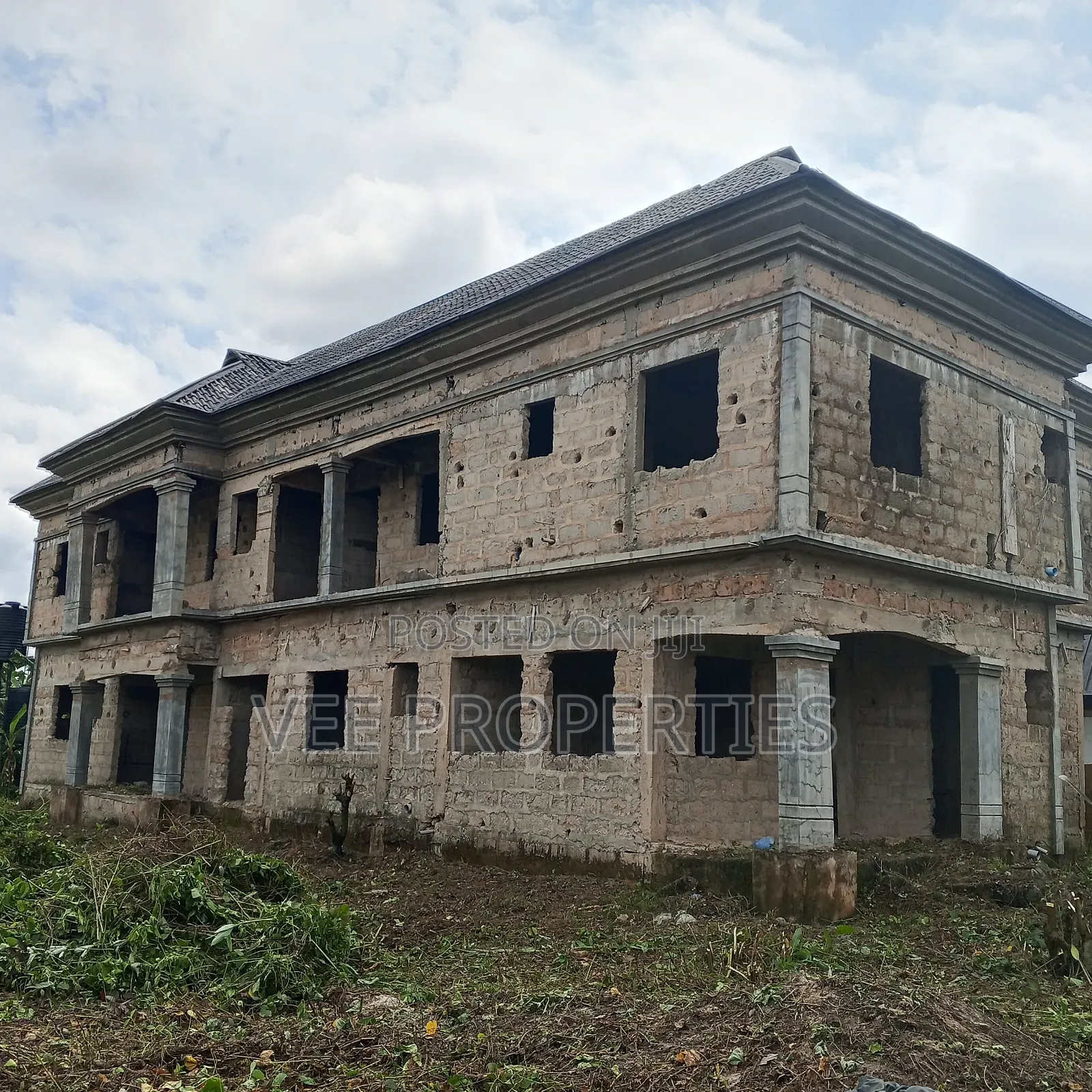 4bdrm Block of Flats in Benin City for sale