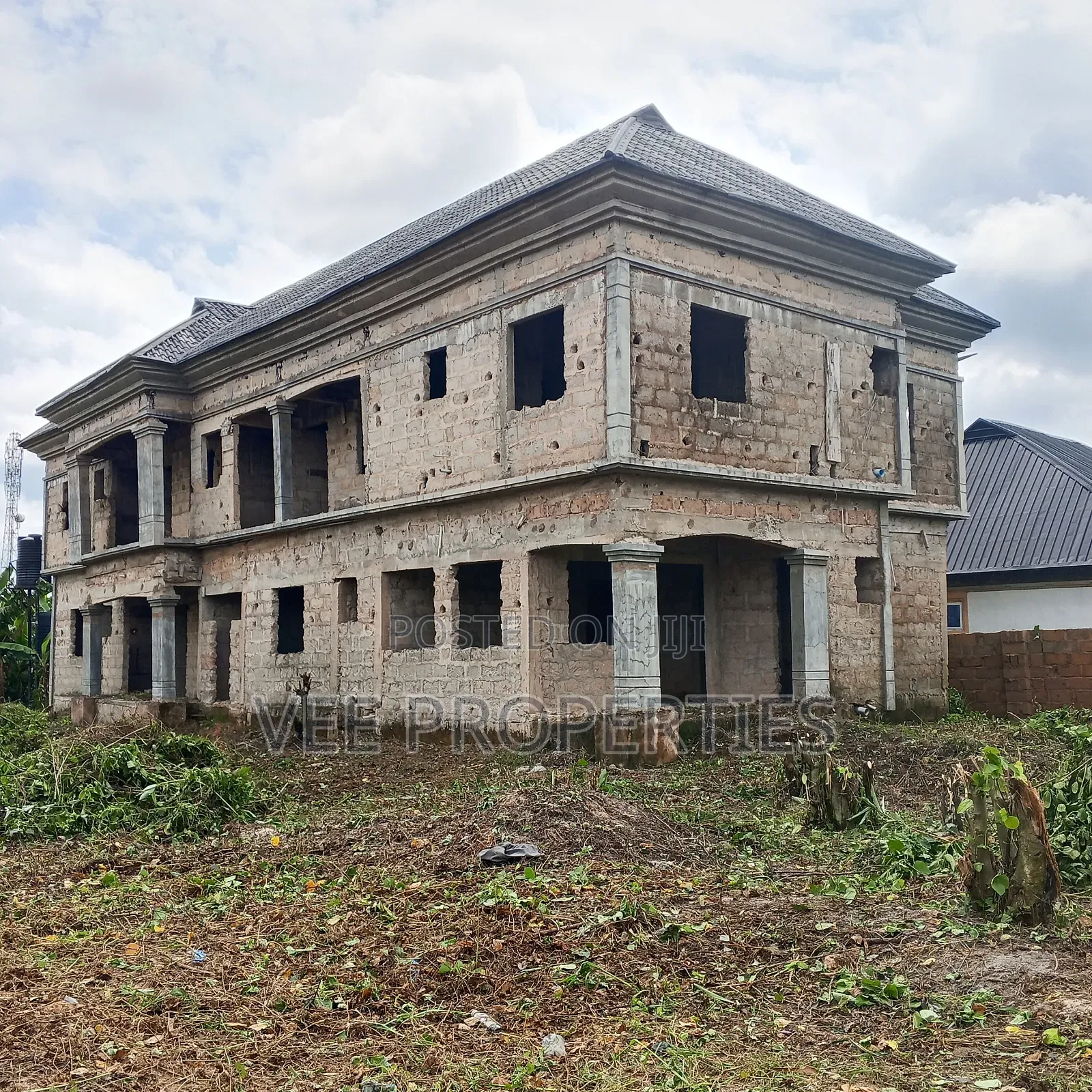 4bdrm Block of Flats in Benin City for sale