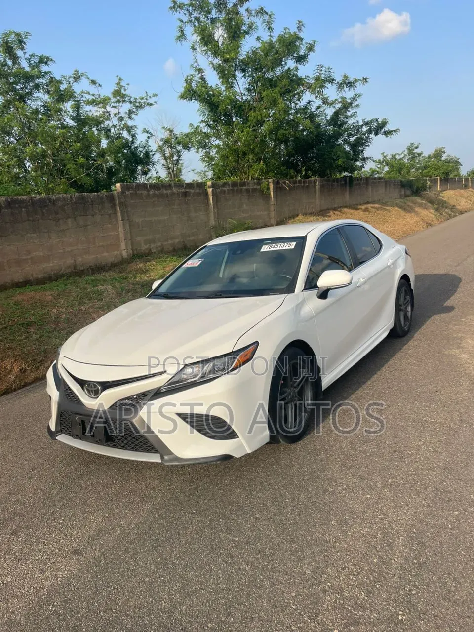 Toyota Camry SE FWD 2020 White