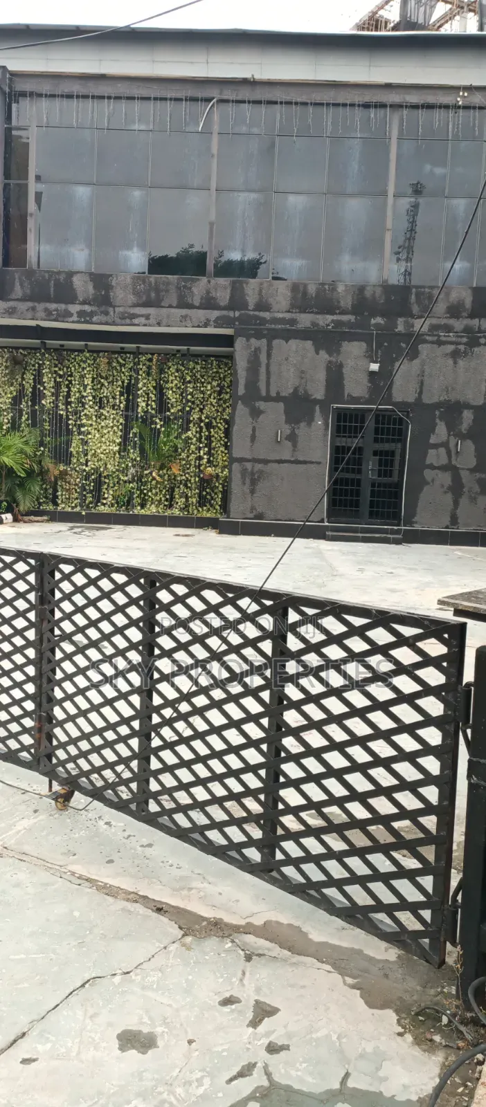 6 Bedroom Detached Duplex for Rent