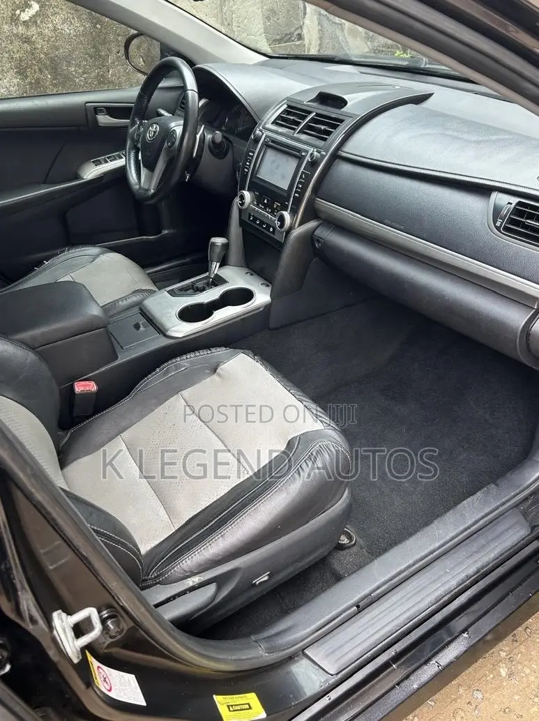Toyota Camry SE 4dr Sedan (2.5L 4cyl 6A) 2012 Black