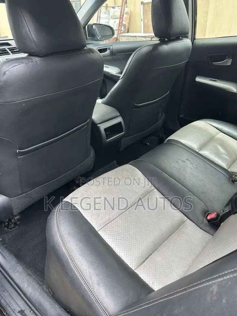 Toyota Camry SE 4dr Sedan (2.5L 4cyl 6A) 2012 Black